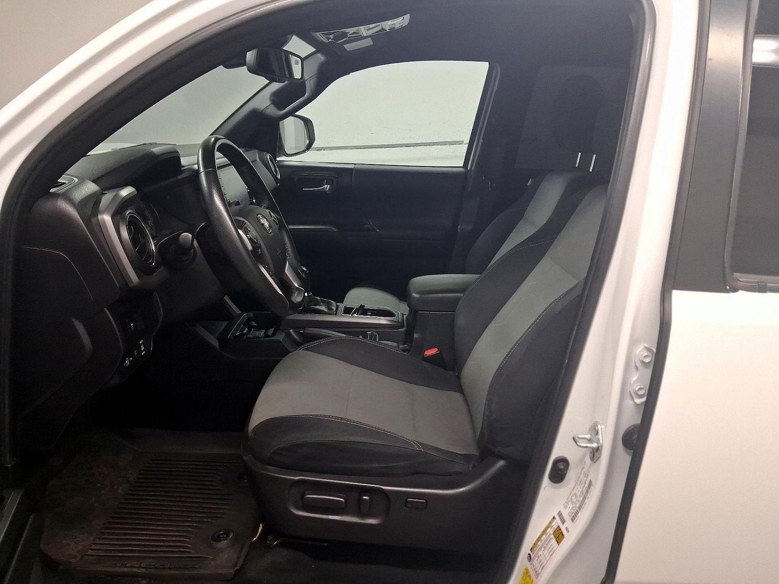 Power Seat(s) & Side Airbags