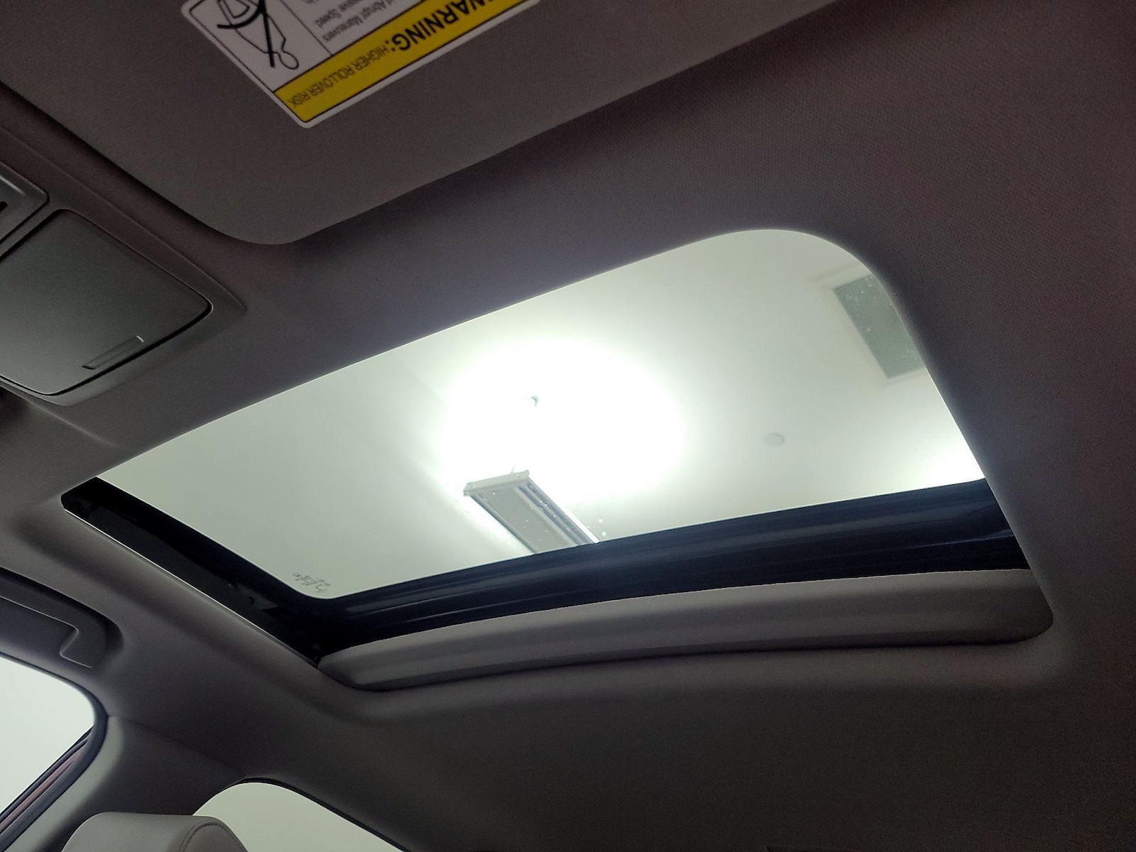 Sunroof(s) & Overhead Airbags