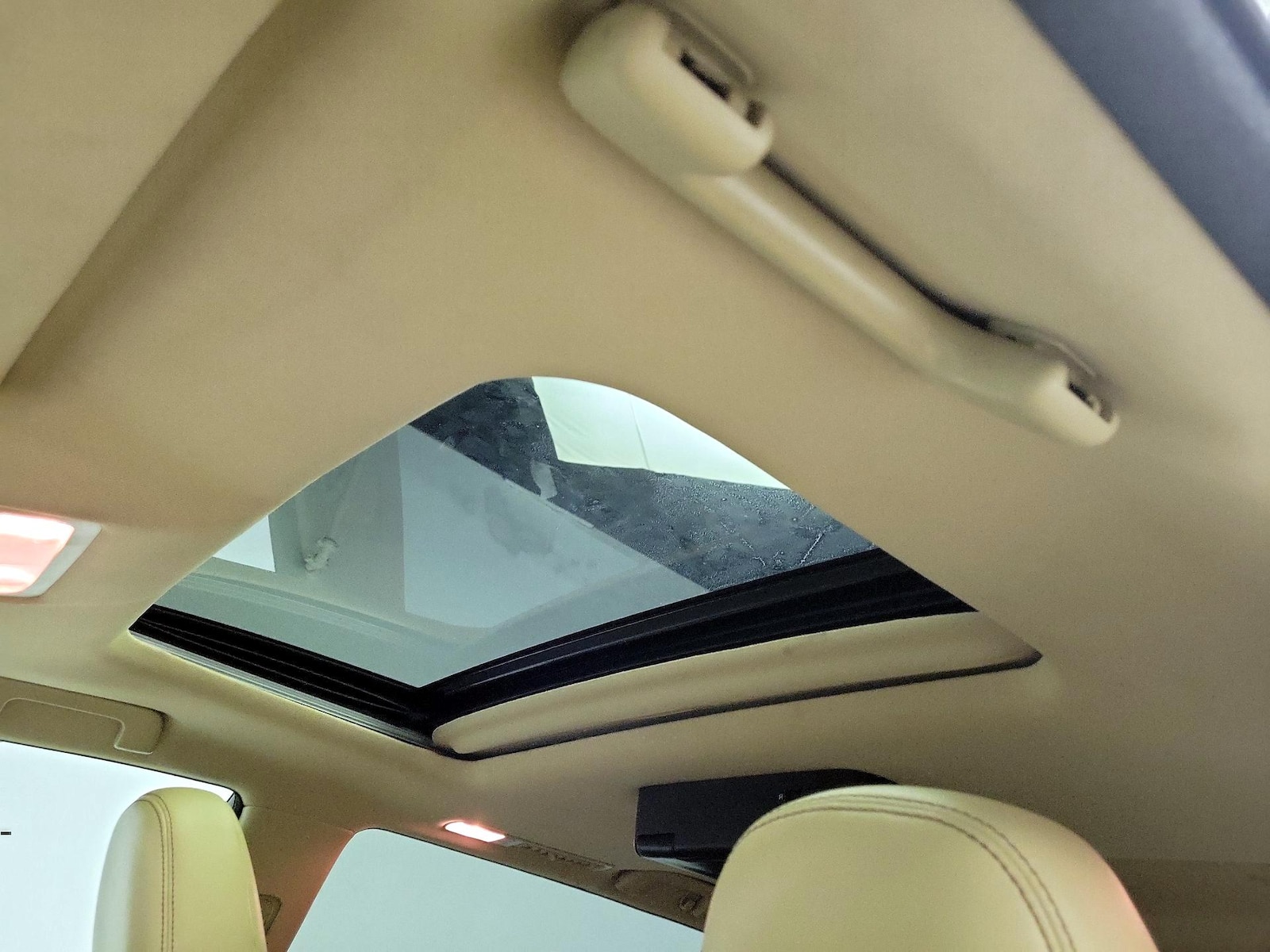 Sunroof(s) & Overhead Airbags