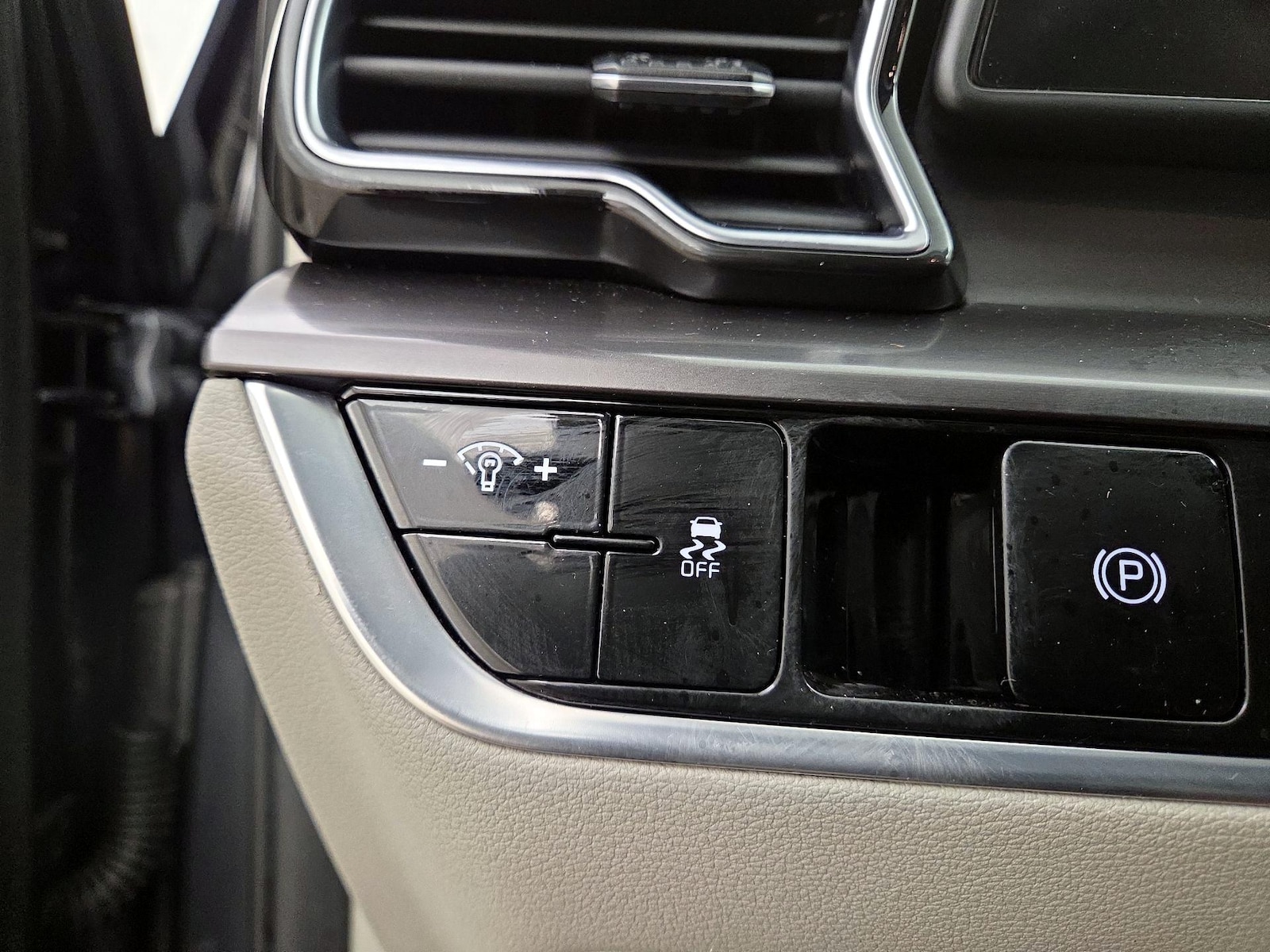 2024 Kia Sportage EX - Photo 14