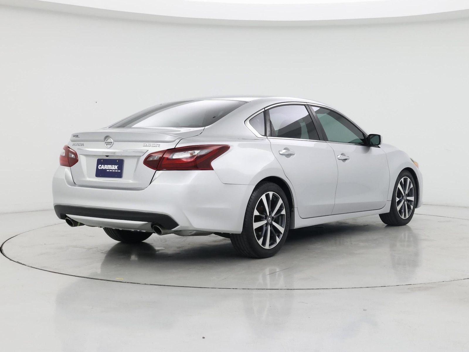 2017 Nissan Altima SR - Photo 9