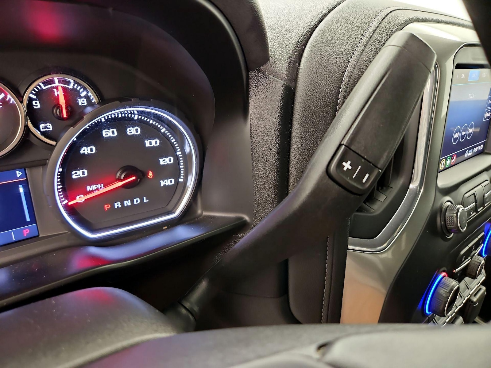 2020 Chevrolet Silverado 1500 RST - Photo 19