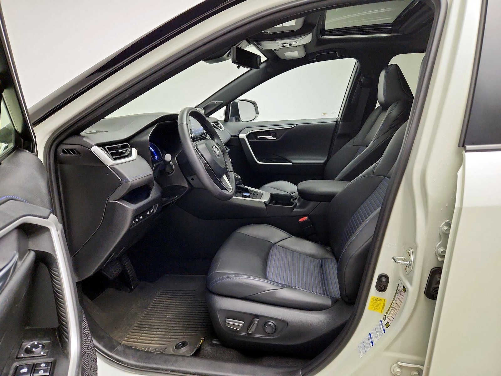2021 Toyota RAV4 XSE - Photo 12