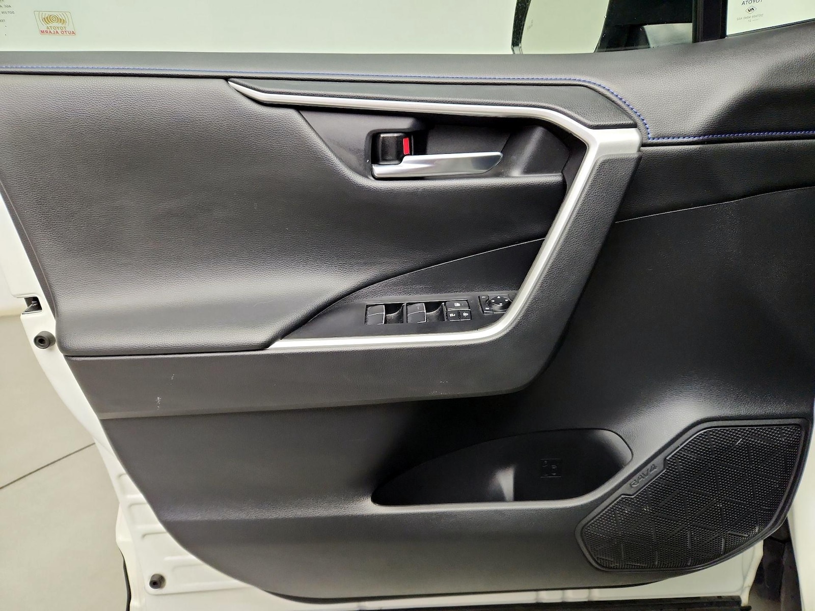 2021 Toyota RAV4 XSE - Photo 13