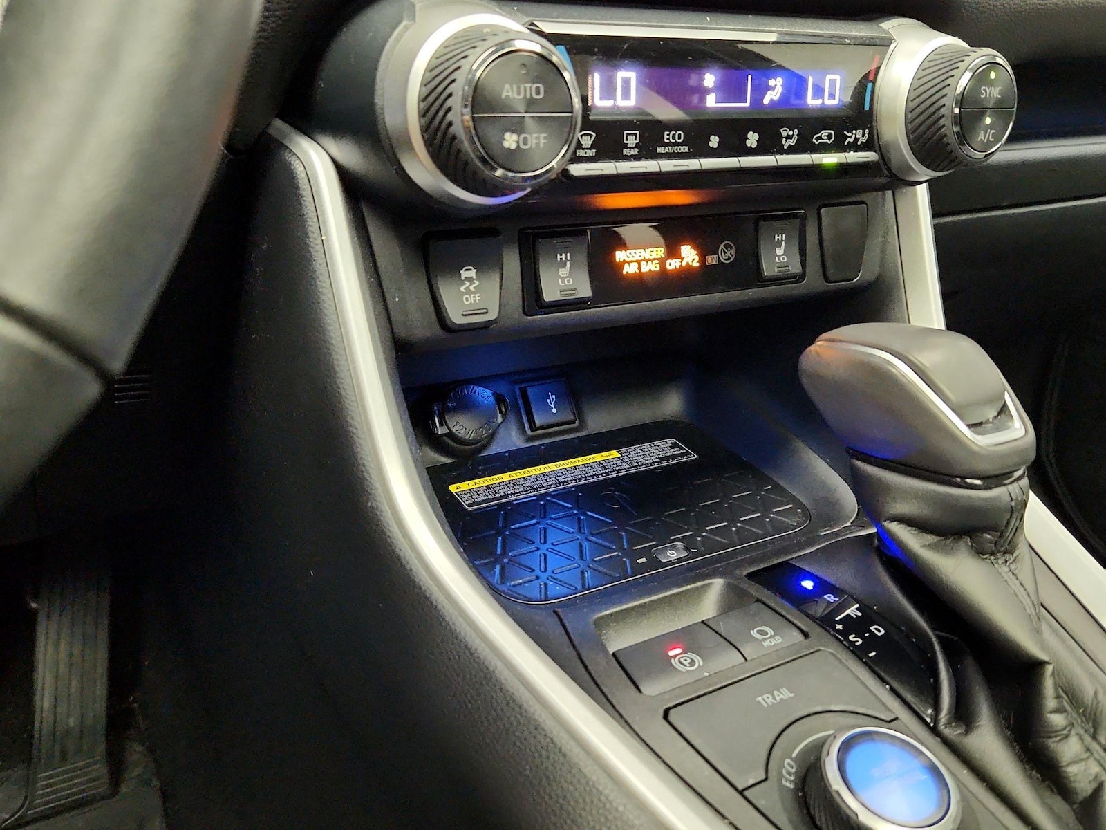 2021 Toyota RAV4 XSE - Photo 20