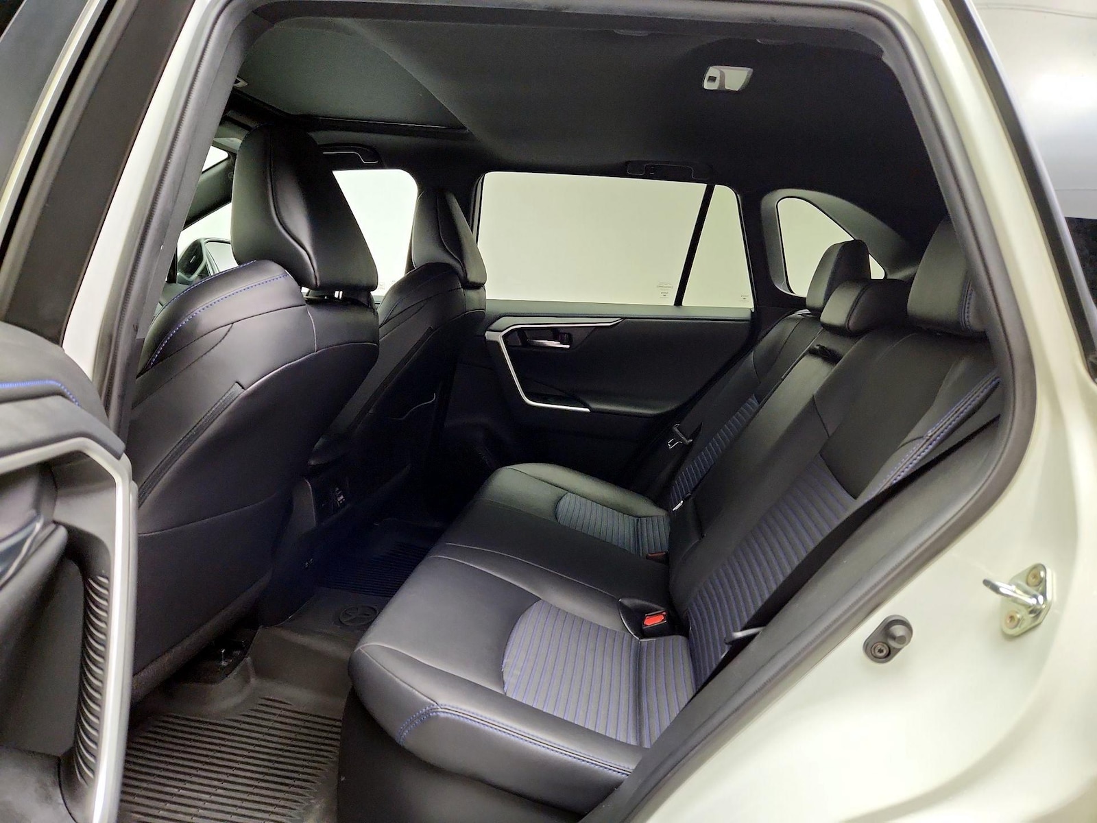 2021 Toyota RAV4 XSE - Photo 22