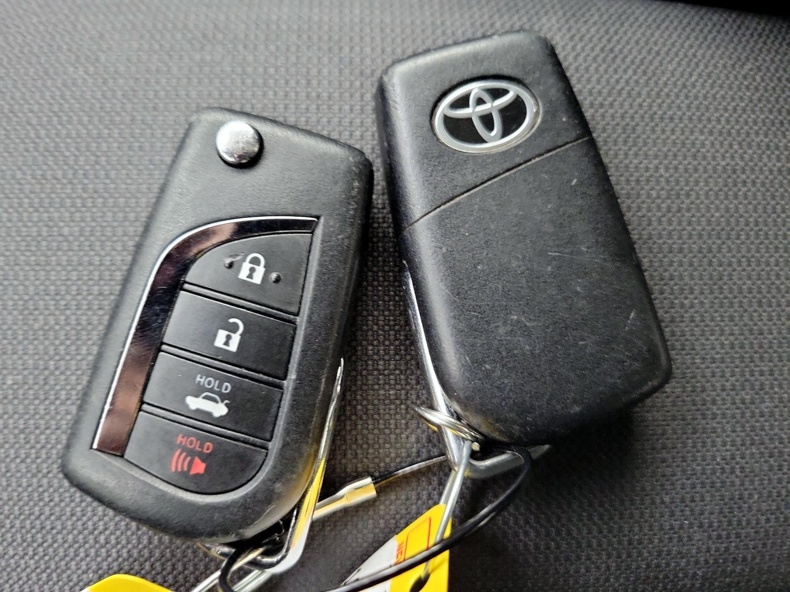 2022 Toyota Corolla LE - Photo 21