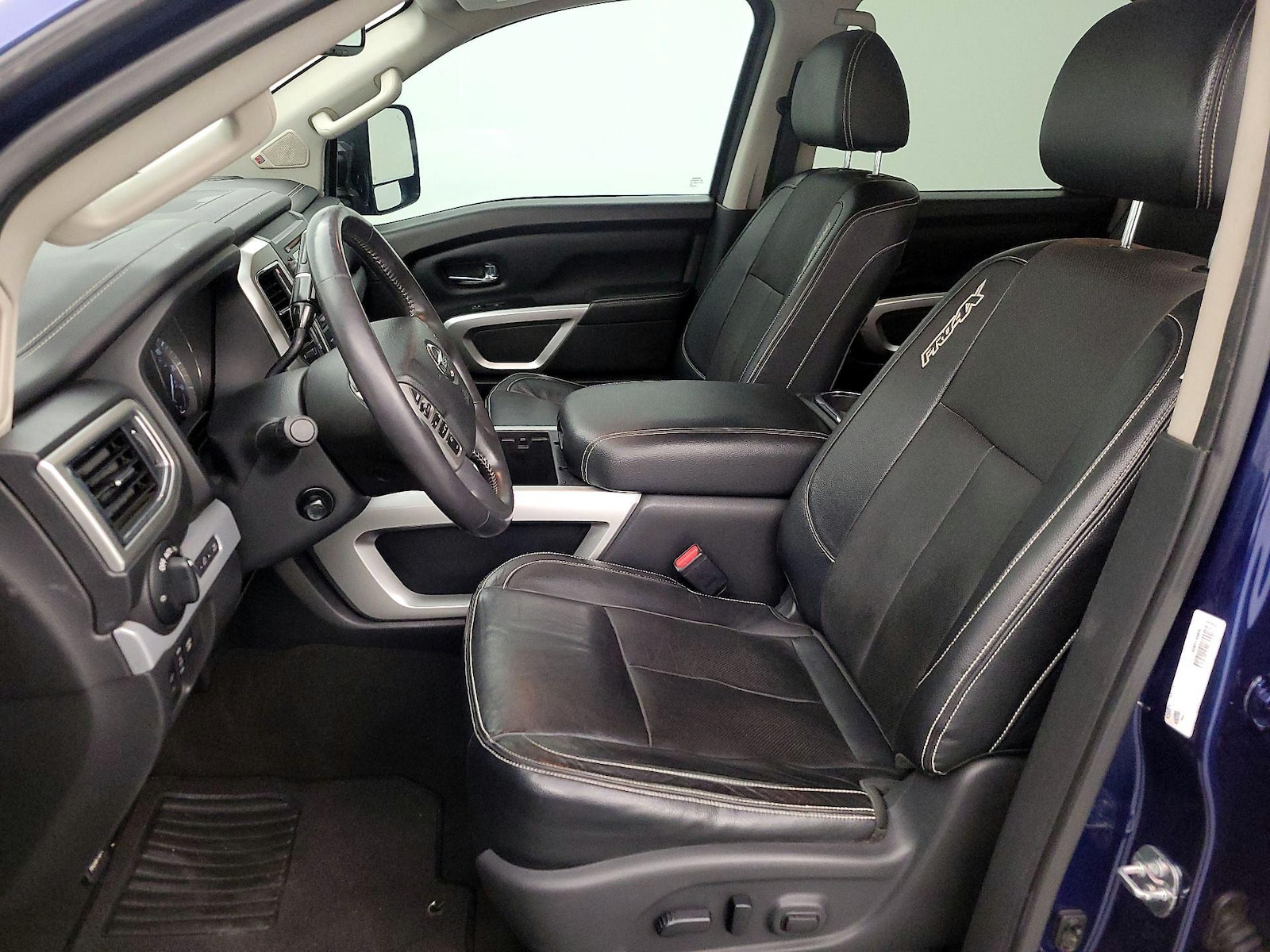 2017 Nissan Titan PRO-4X - Photo 12