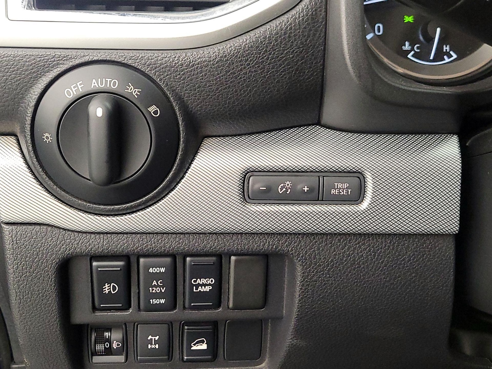 2017 Nissan Titan PRO-4X - Photo 14