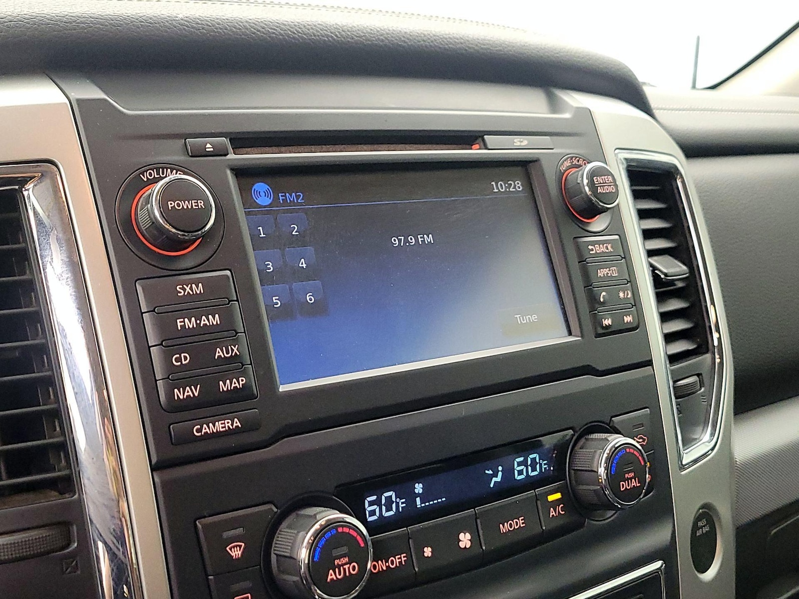 2017 Nissan Titan PRO-4X - Photo 17