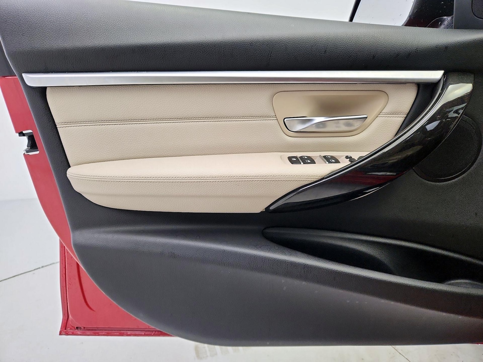 2018 BMW 3 Series 330e - Photo 13