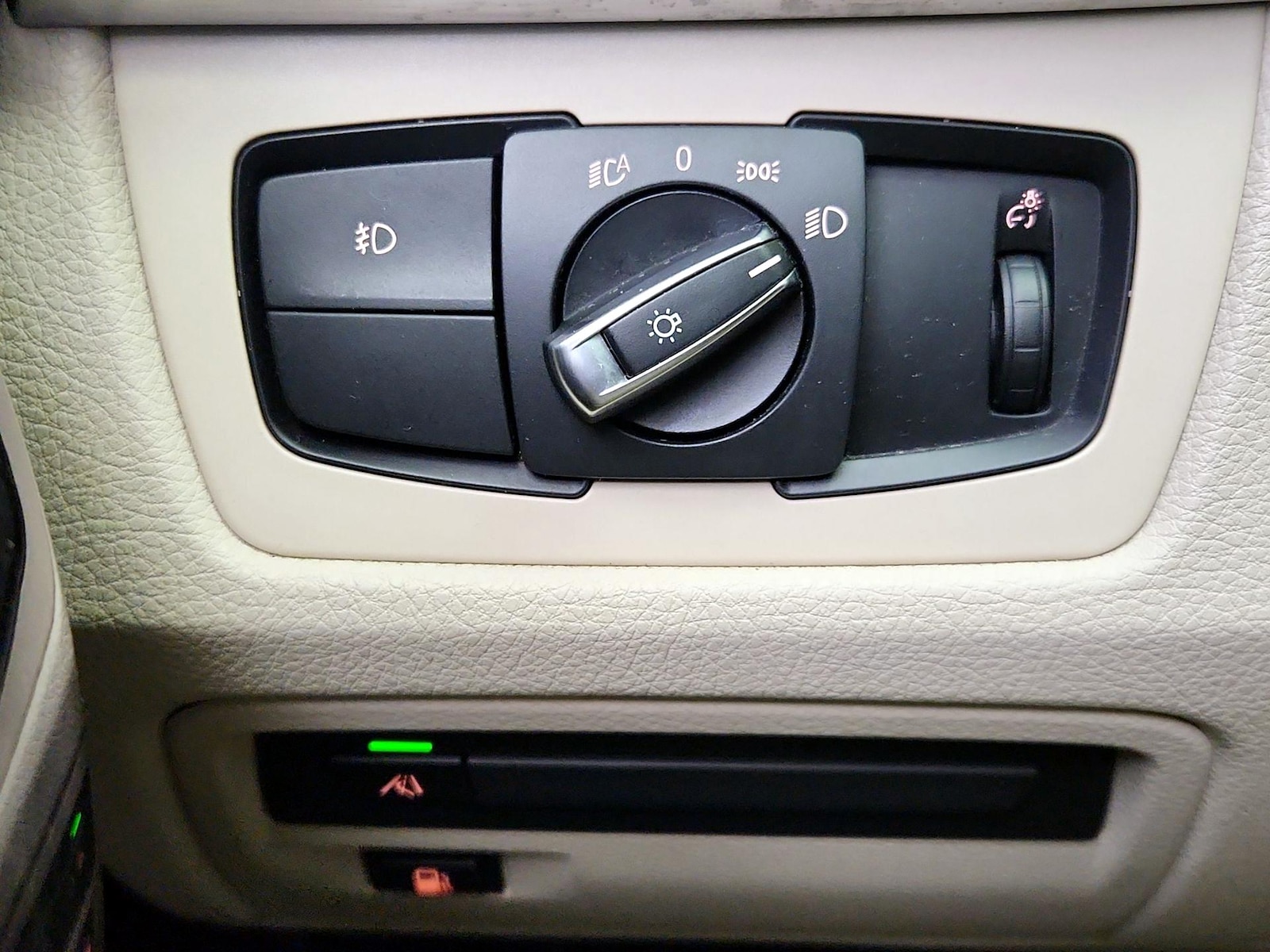 2018 BMW 3 Series 330e - Photo 14