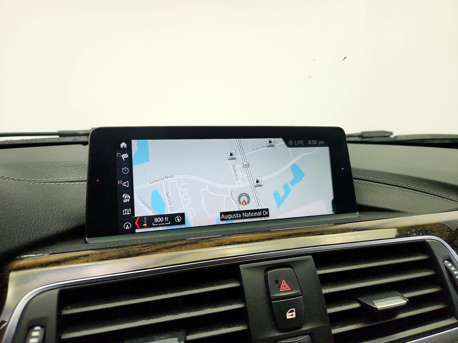 2018 BMW 3 Series 330e - Photo 15