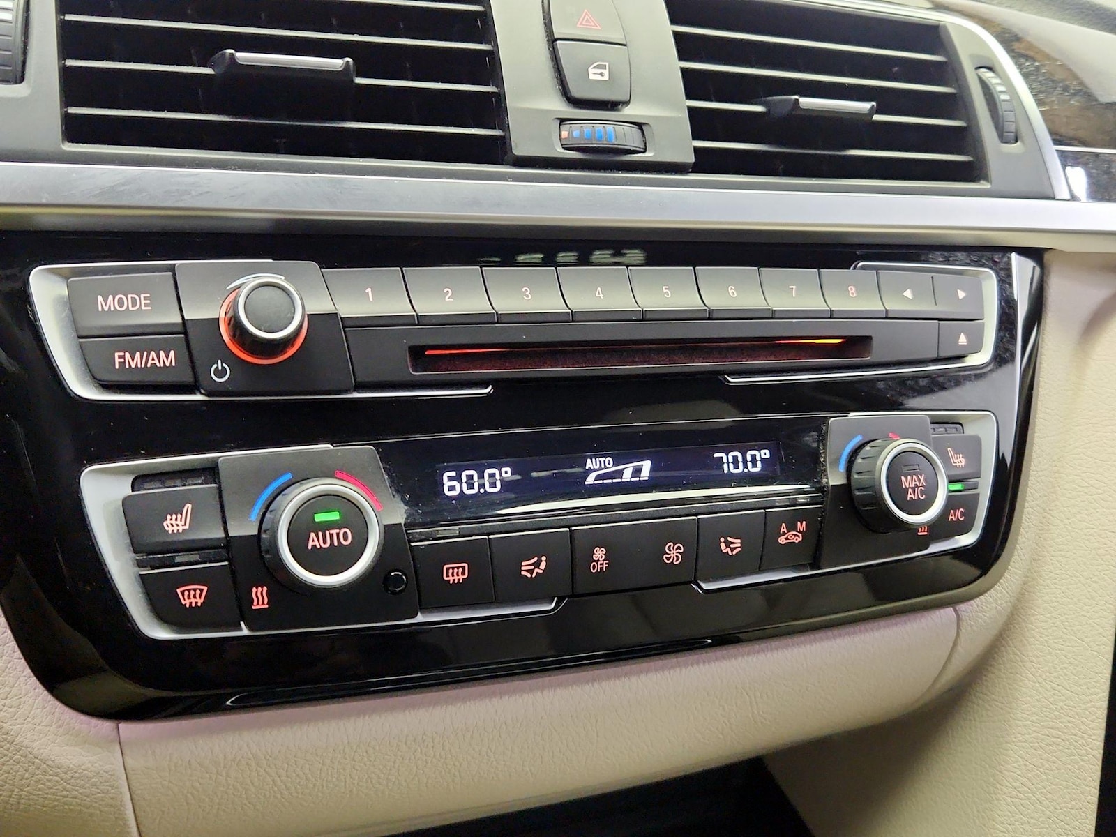 2018 BMW 3 Series 330e - Photo 18