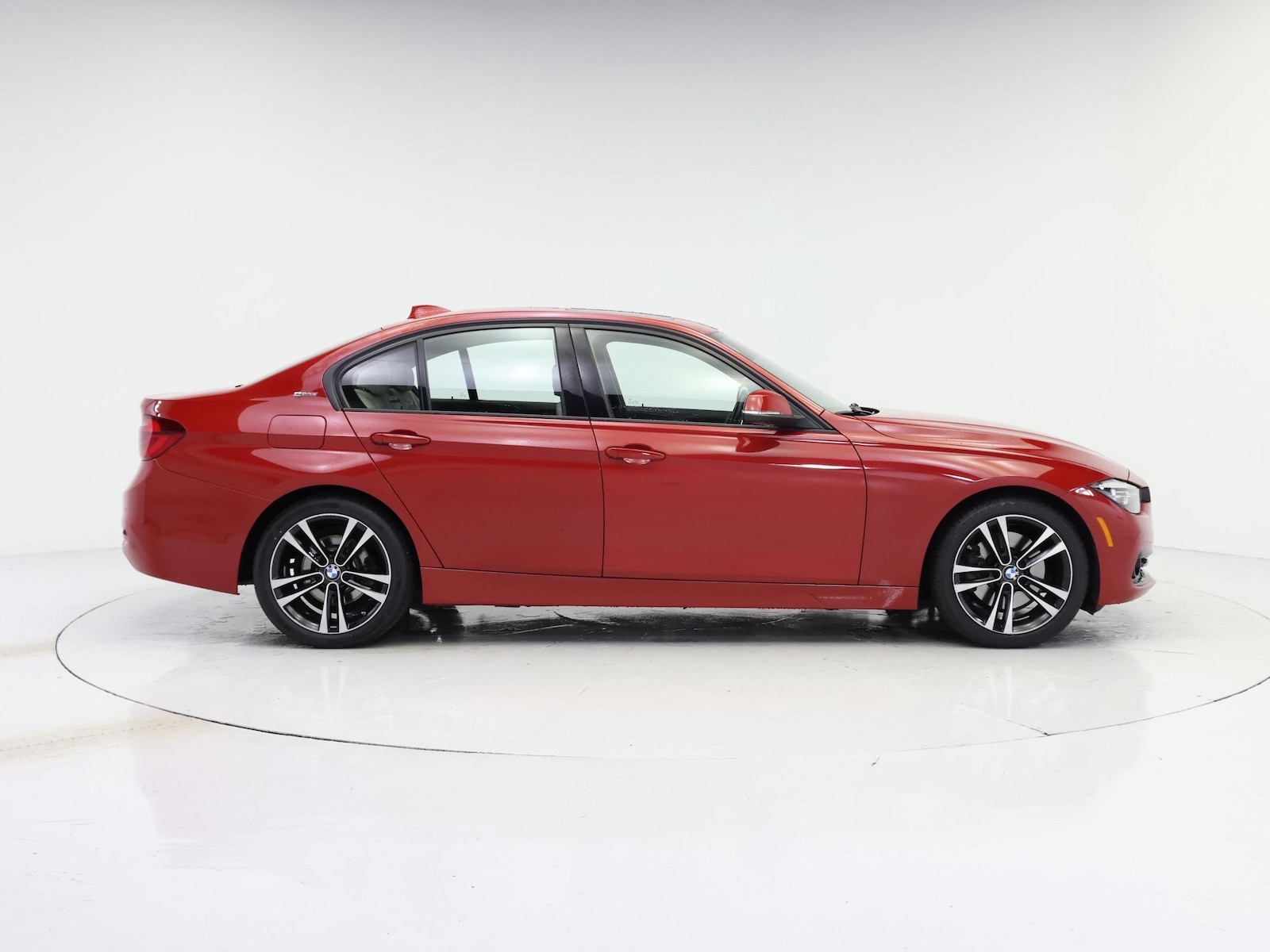 2018 BMW 3 Series 330e - Photo 8