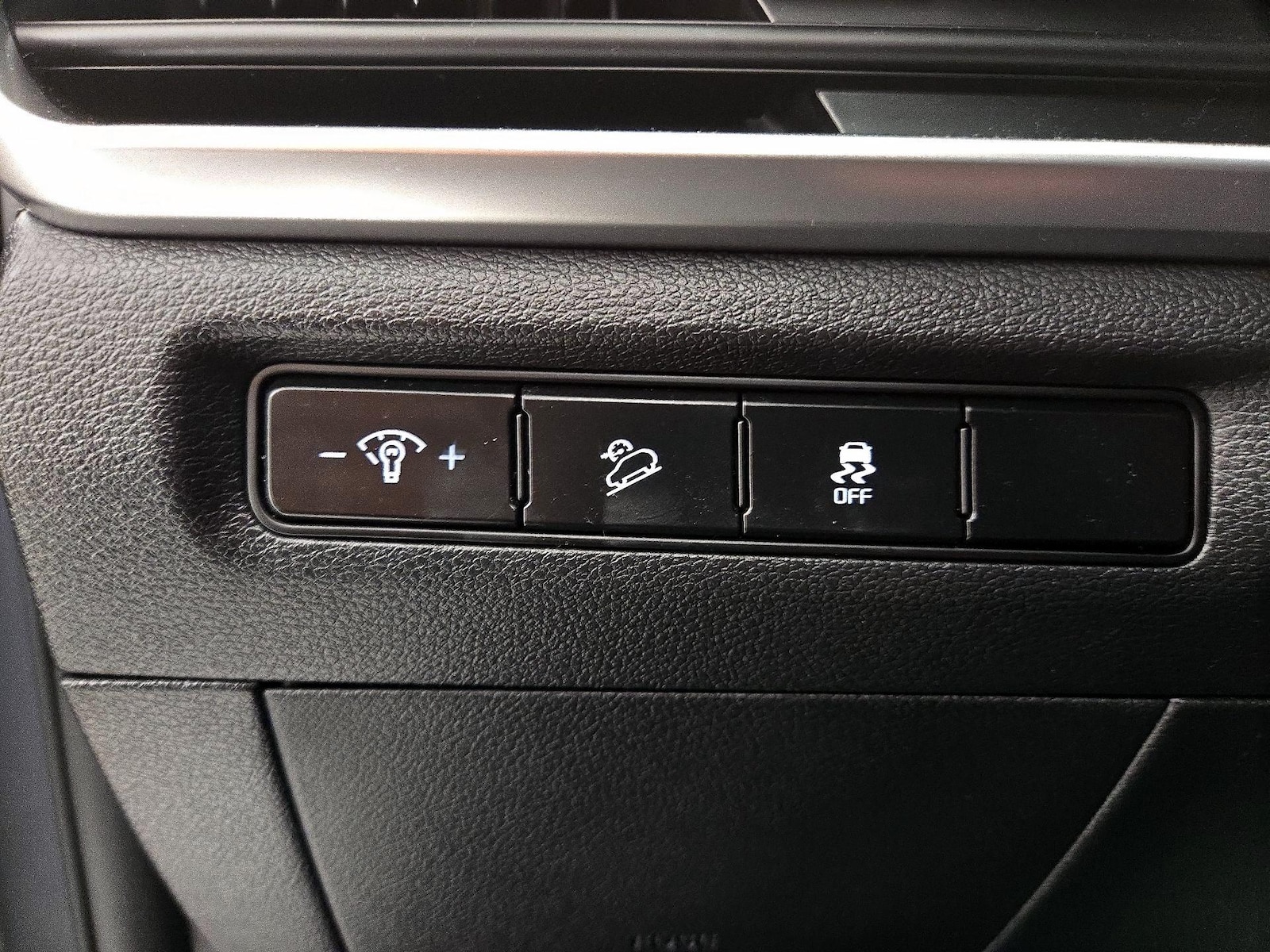 2024 Kia Telluride LX - Photo 14