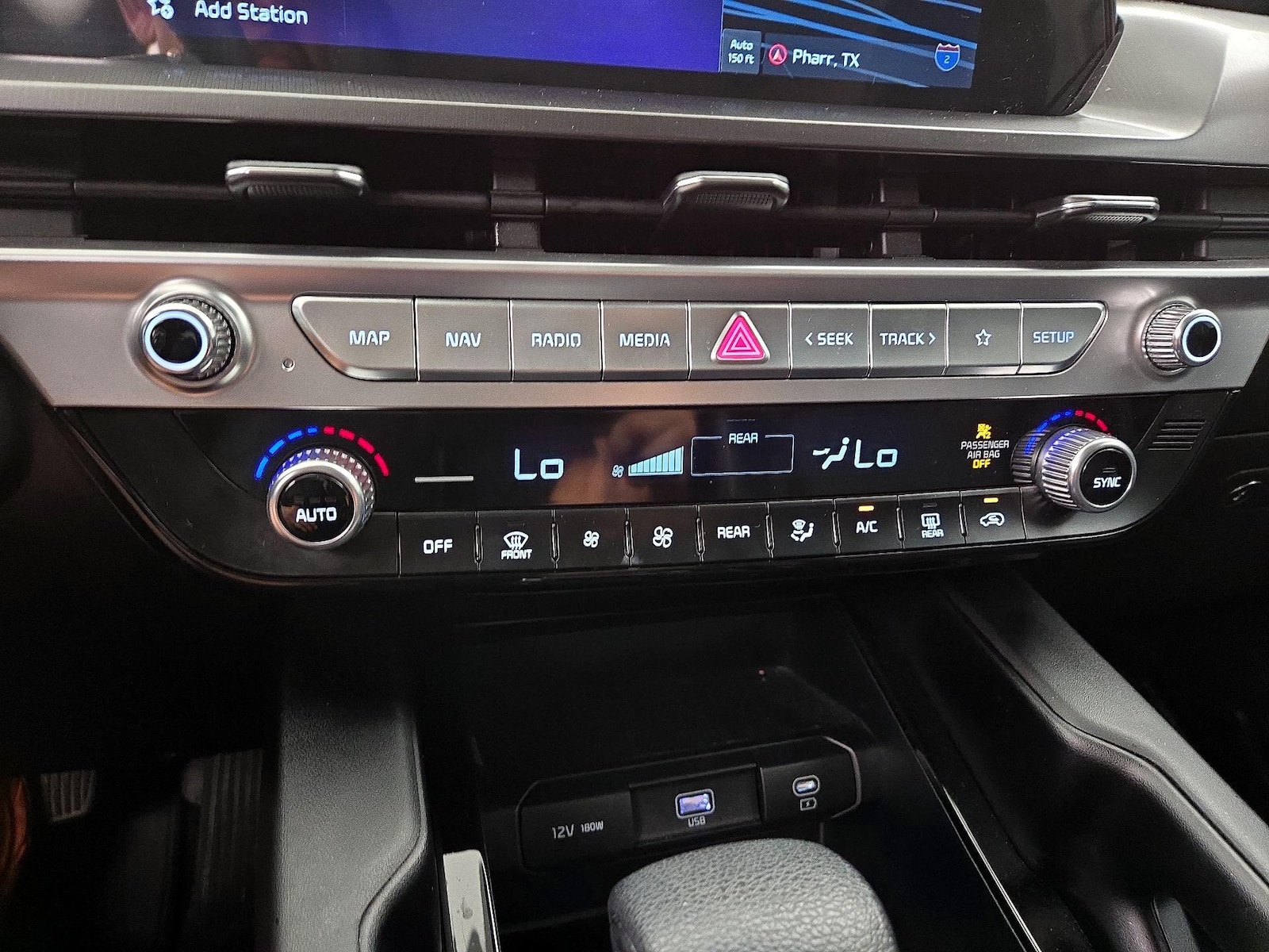 2024 Kia Telluride LX - Photo 18