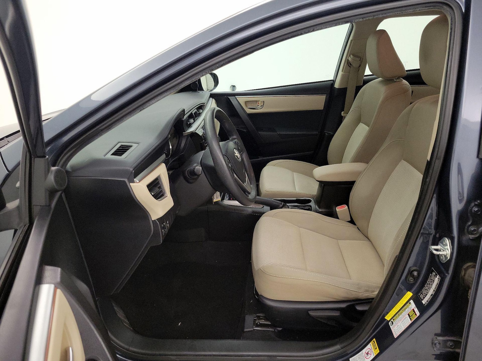 2016 Toyota Corolla LE - Photo 12
