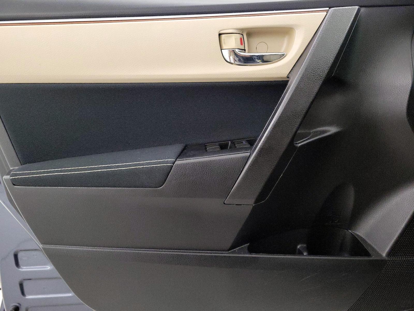 2016 Toyota Corolla LE - Photo 13