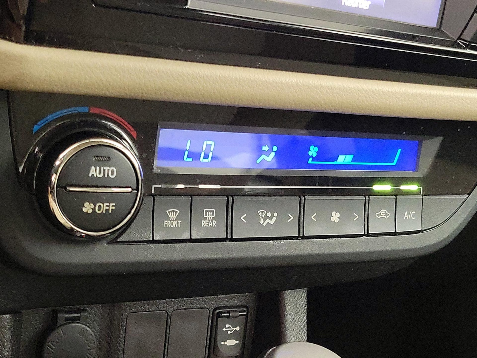 2016 Toyota Corolla LE - Photo 17