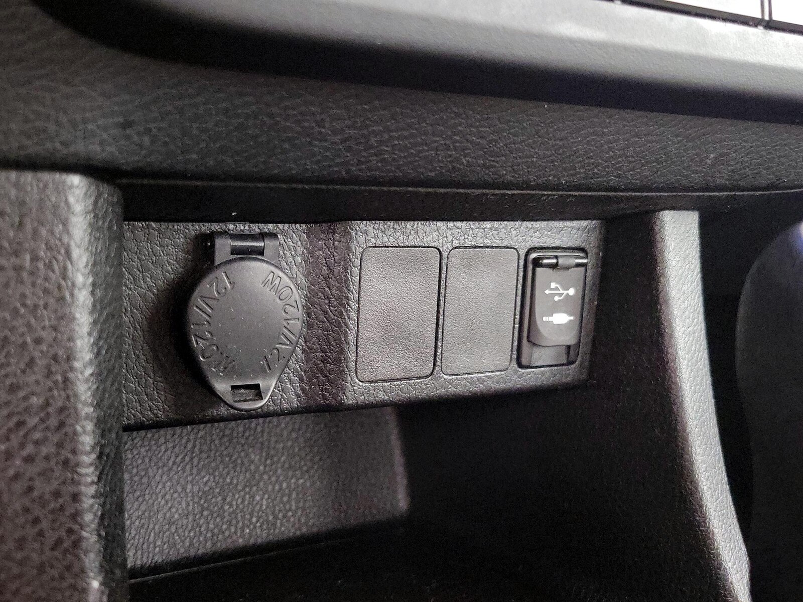 2016 Toyota Corolla LE - Photo 19
