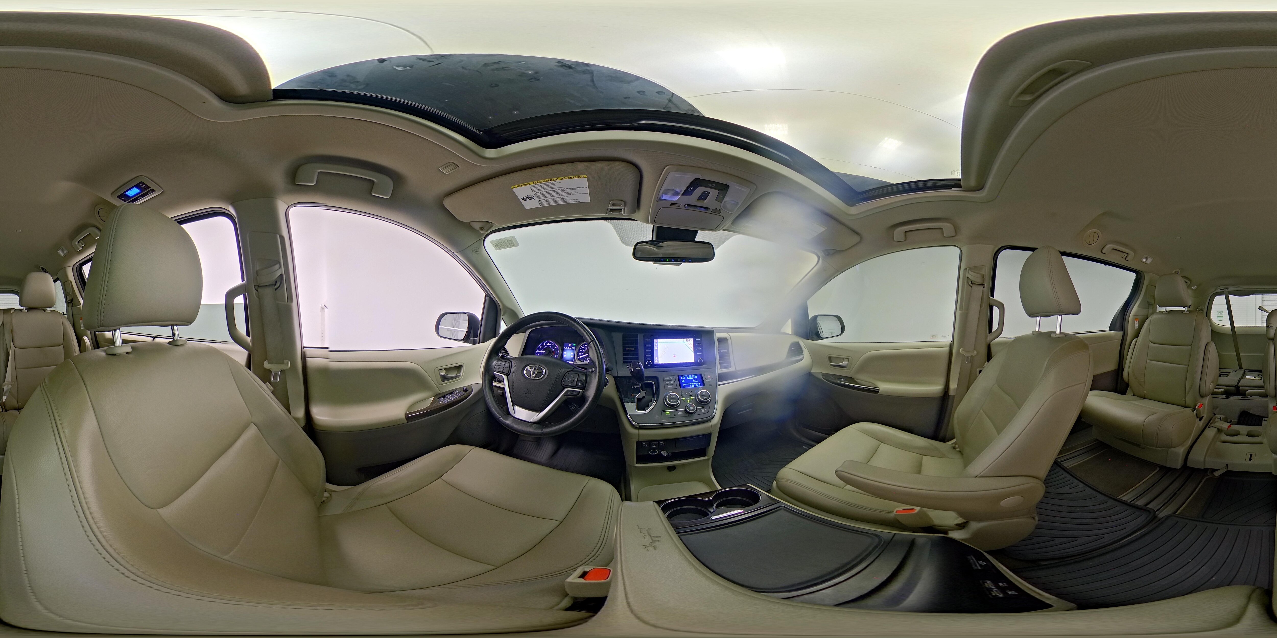 2019 Toyota Sienna XLE - Photo 28