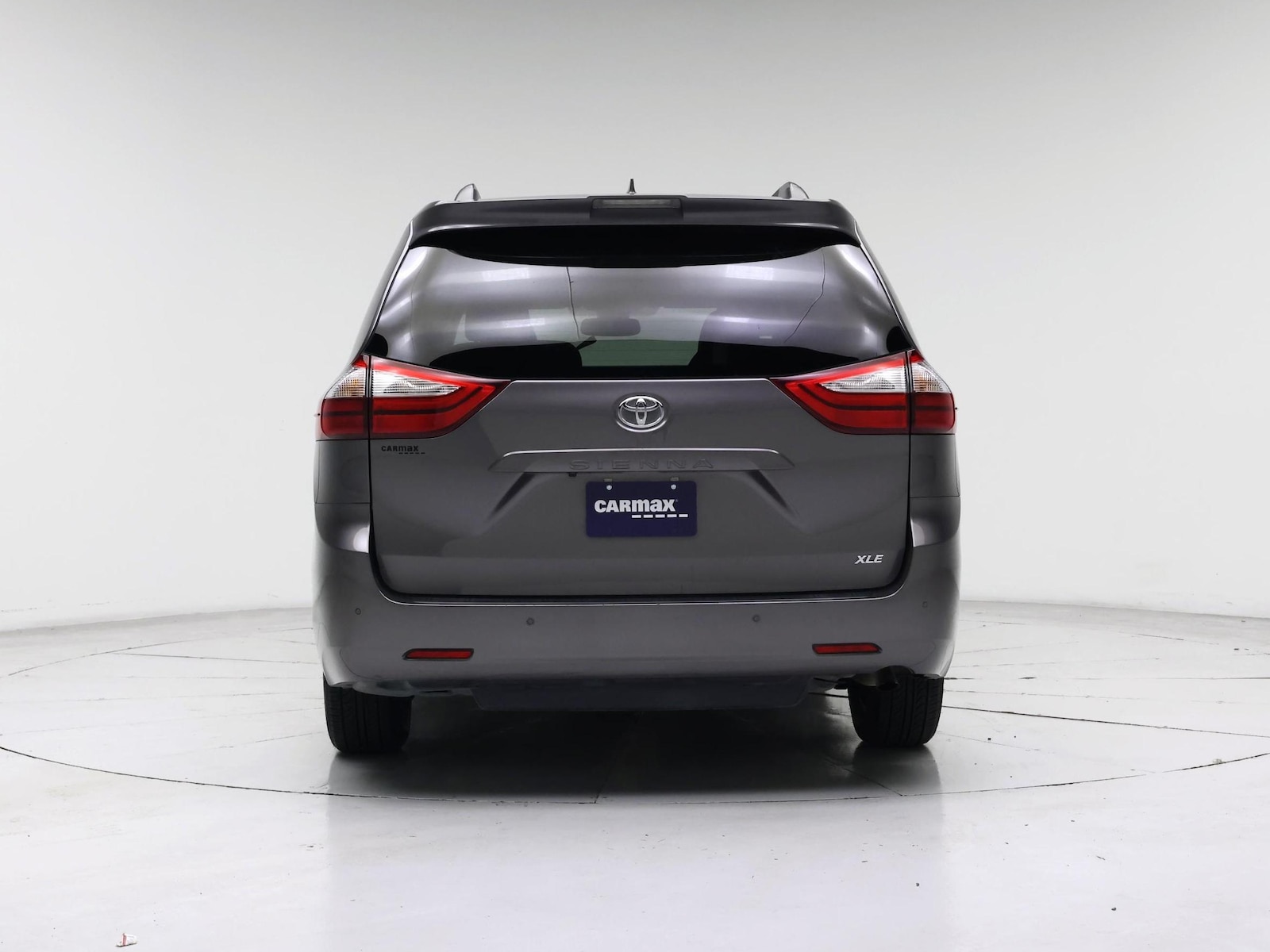 2019 Toyota Sienna XLE - Photo 7