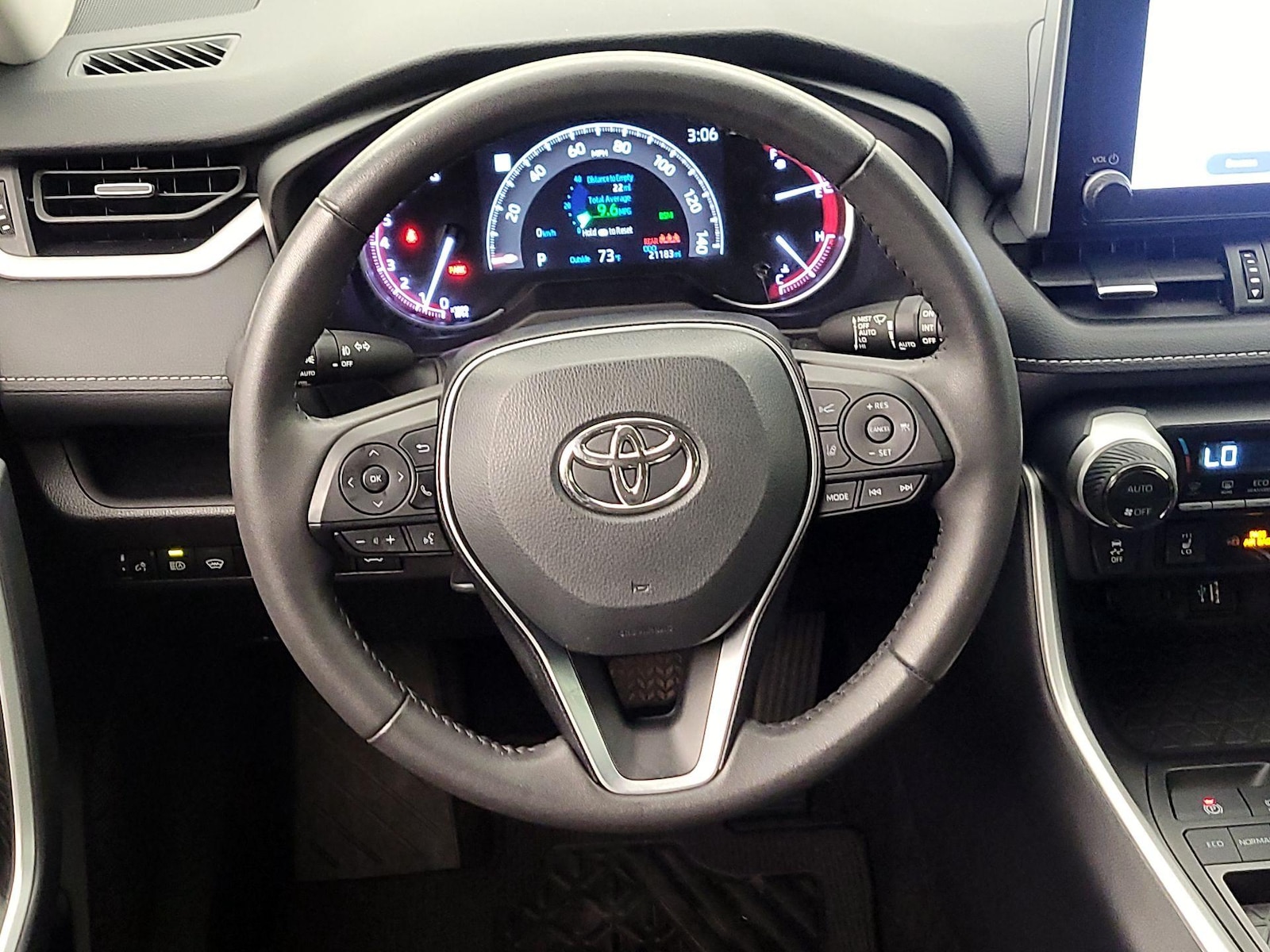 2024 Toyota RAV4 XLE Premium - Photo 11