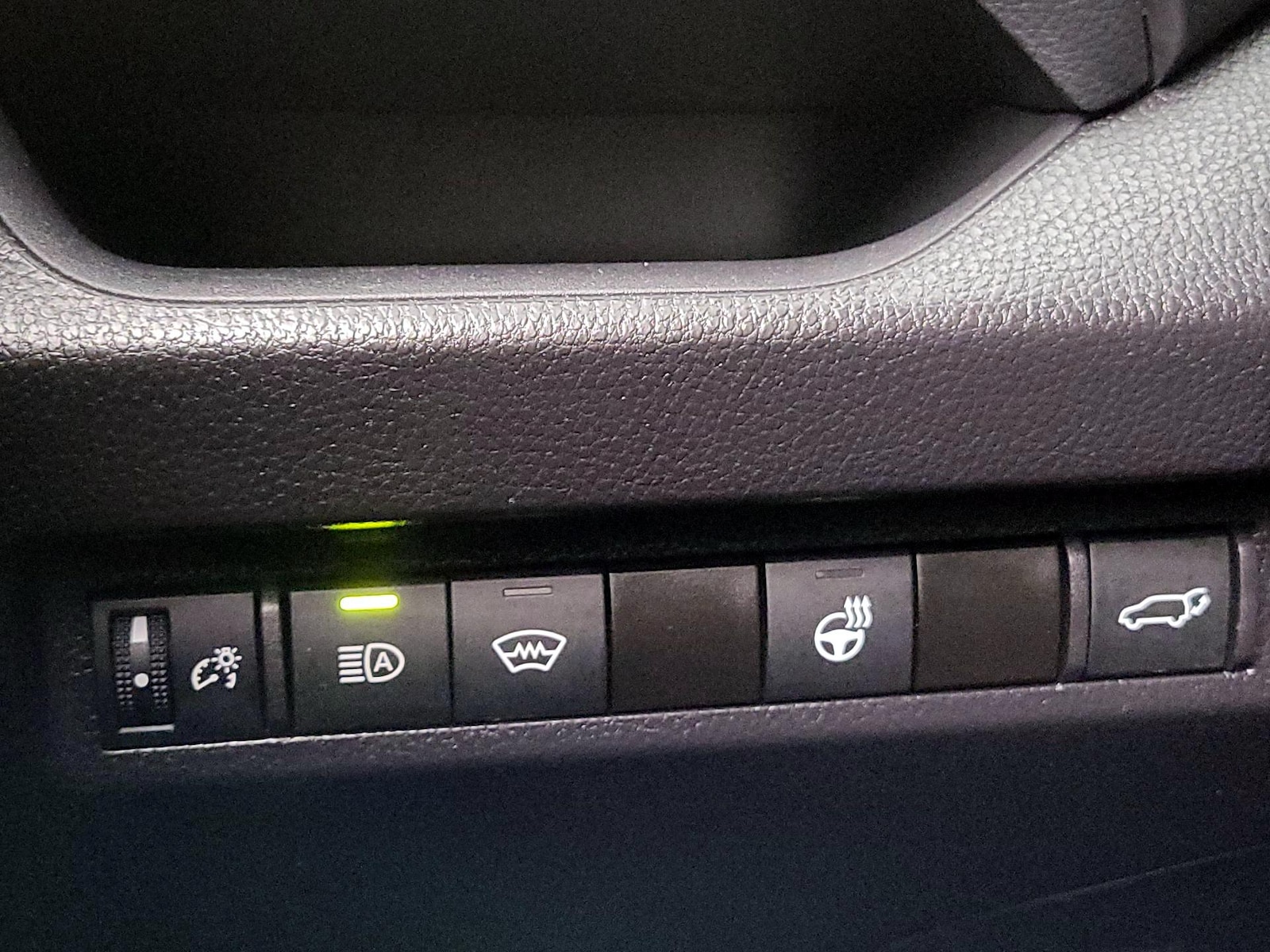 2024 Toyota RAV4 XLE Premium - Photo 14