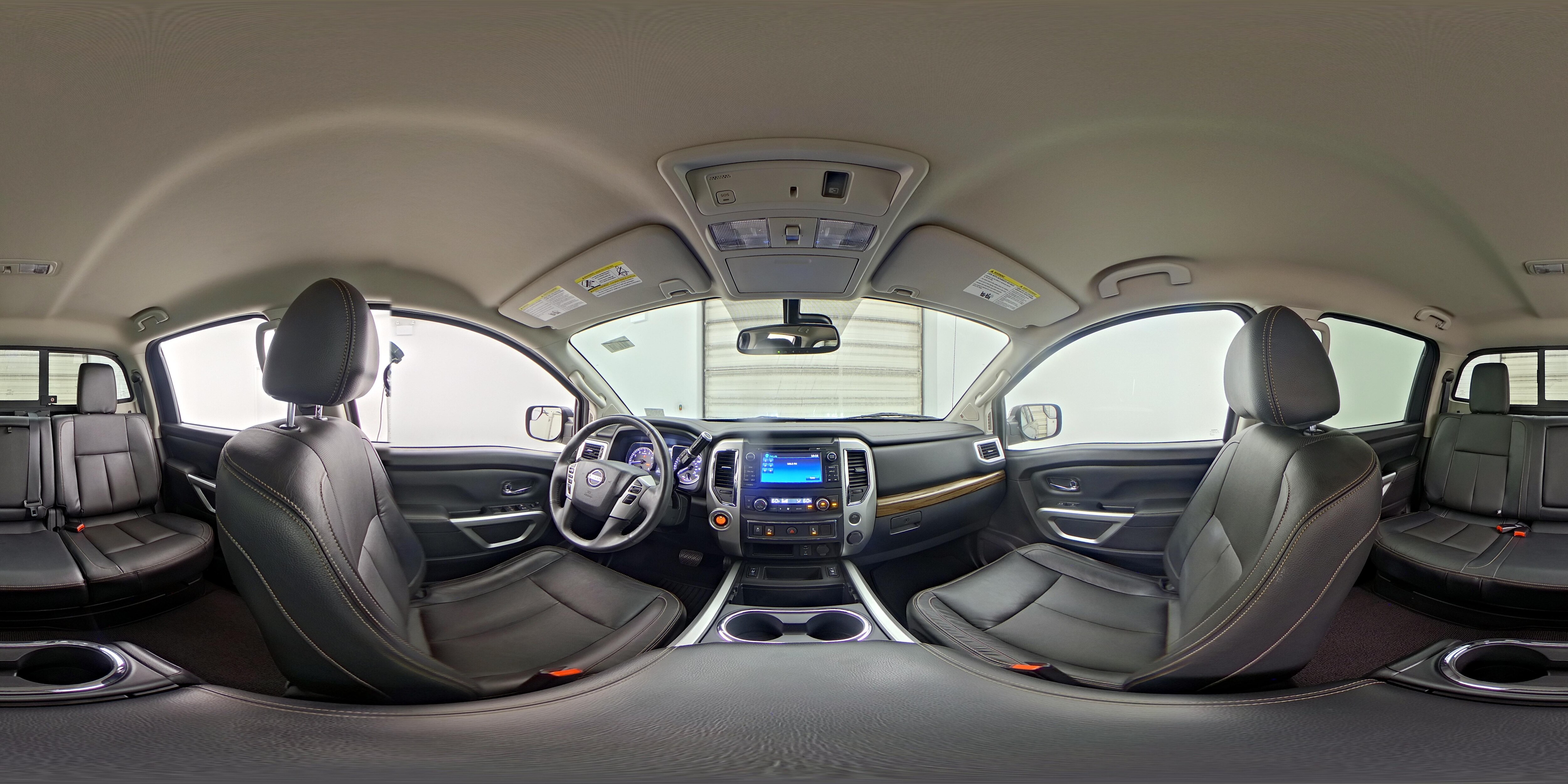 2017 Nissan Titan SL - Photo 25