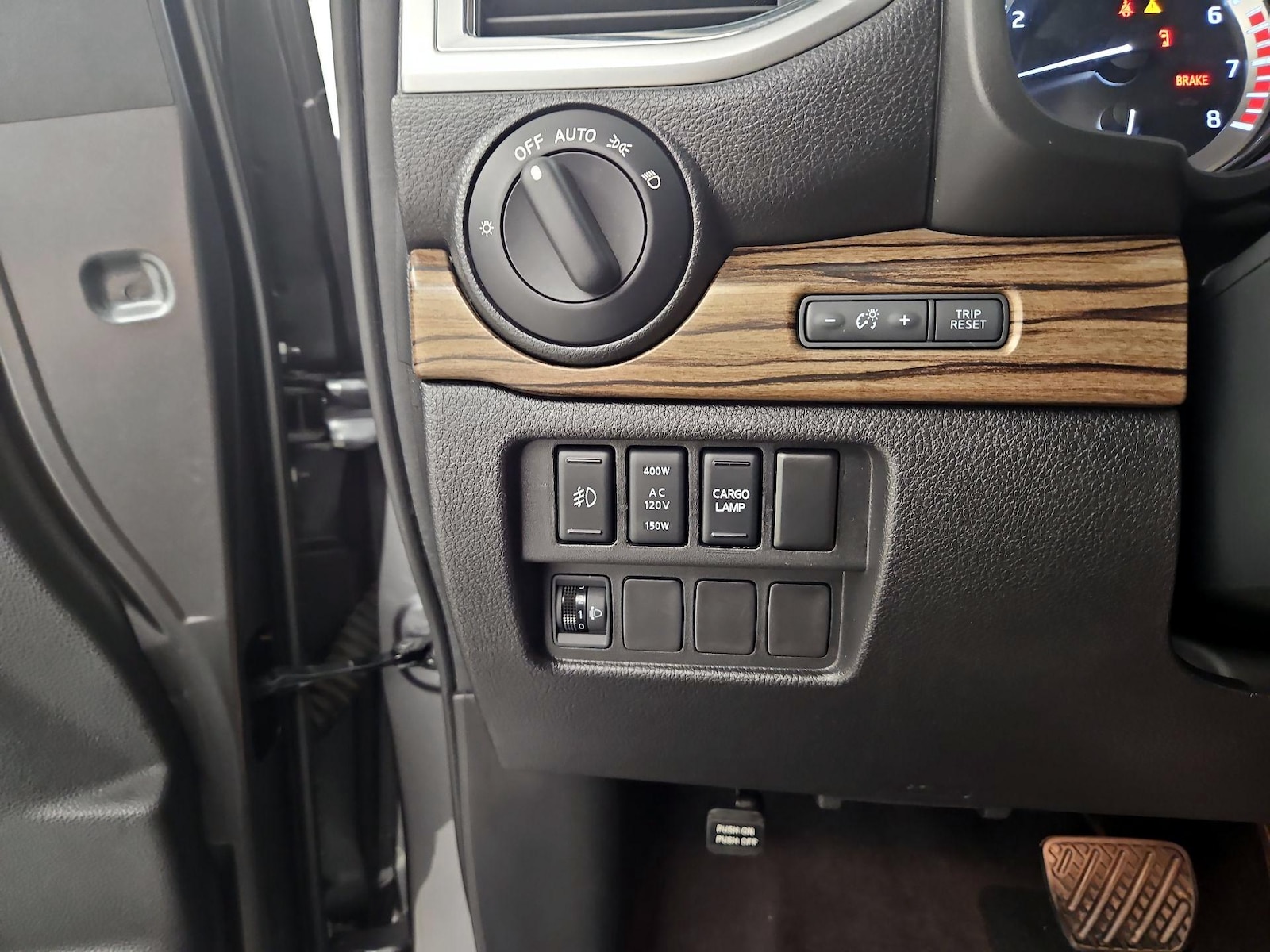2017 Nissan Titan SL - Photo 14