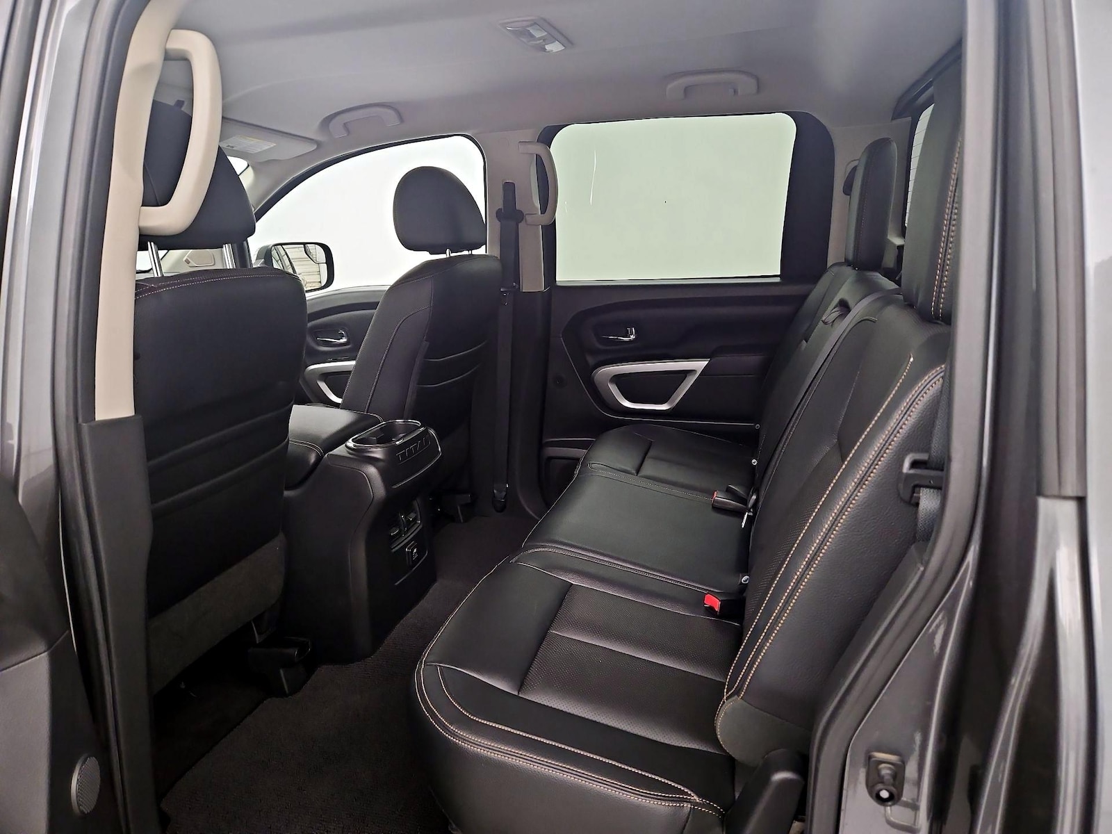 2017 Nissan Titan SL - Photo 21
