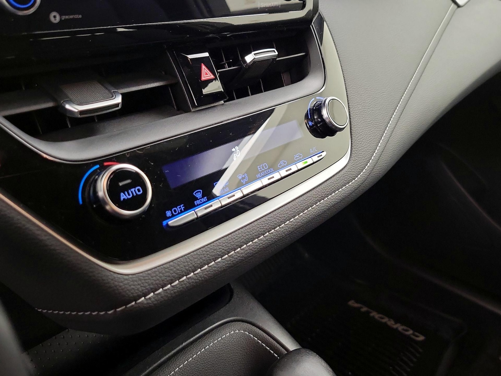 2020 Toyota Corolla Hatchback Nightshade - Photo 17