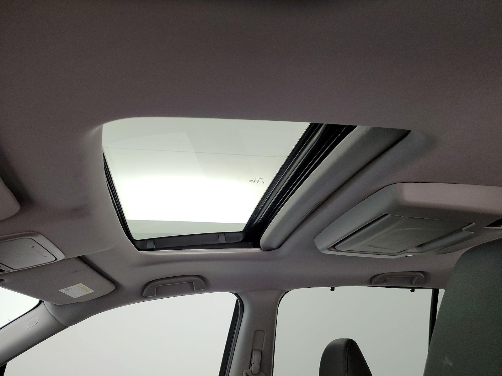 Sunroof(s) & Overhead Airbags