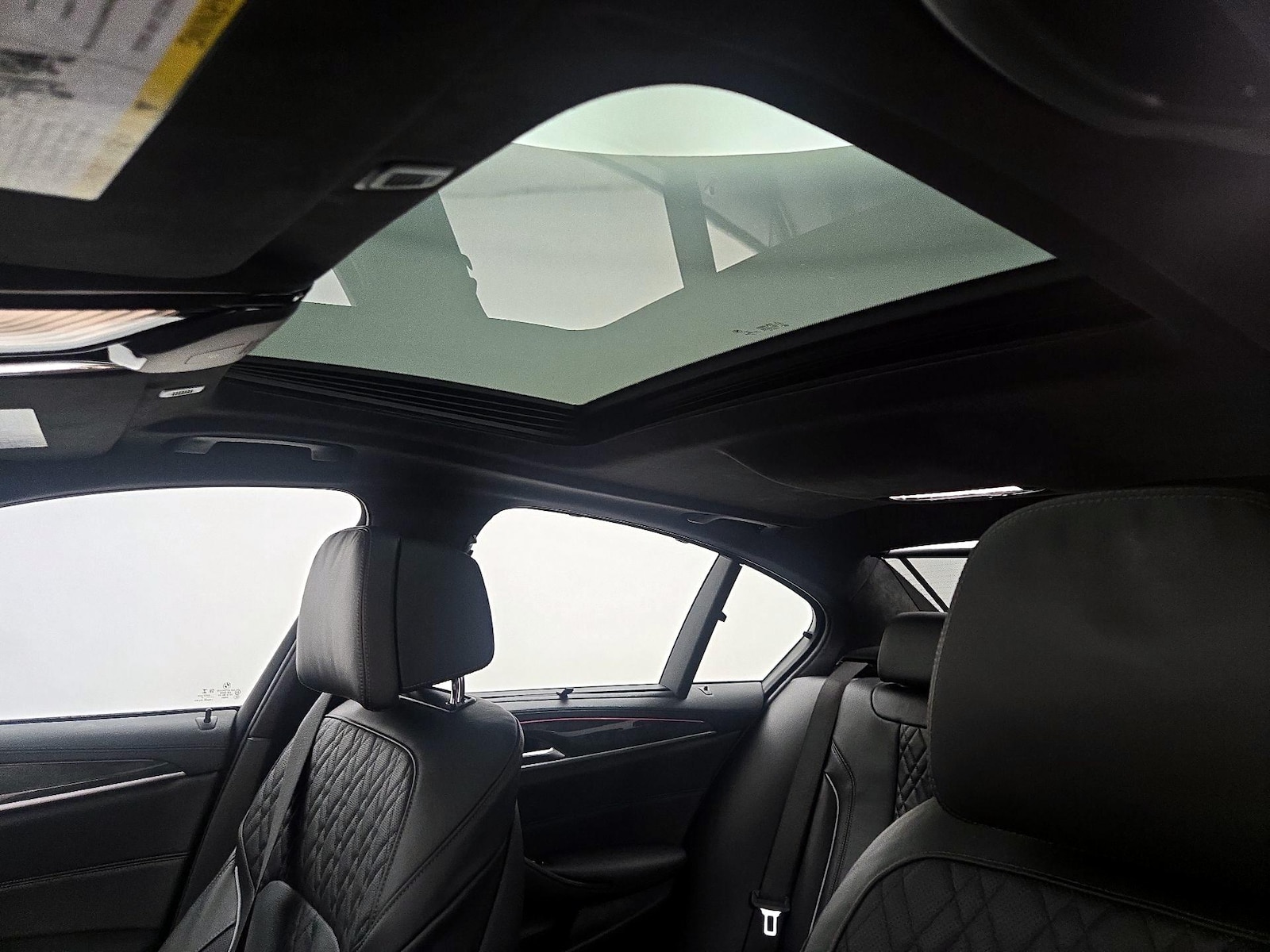 Sunroof(s) & Overhead Airbags