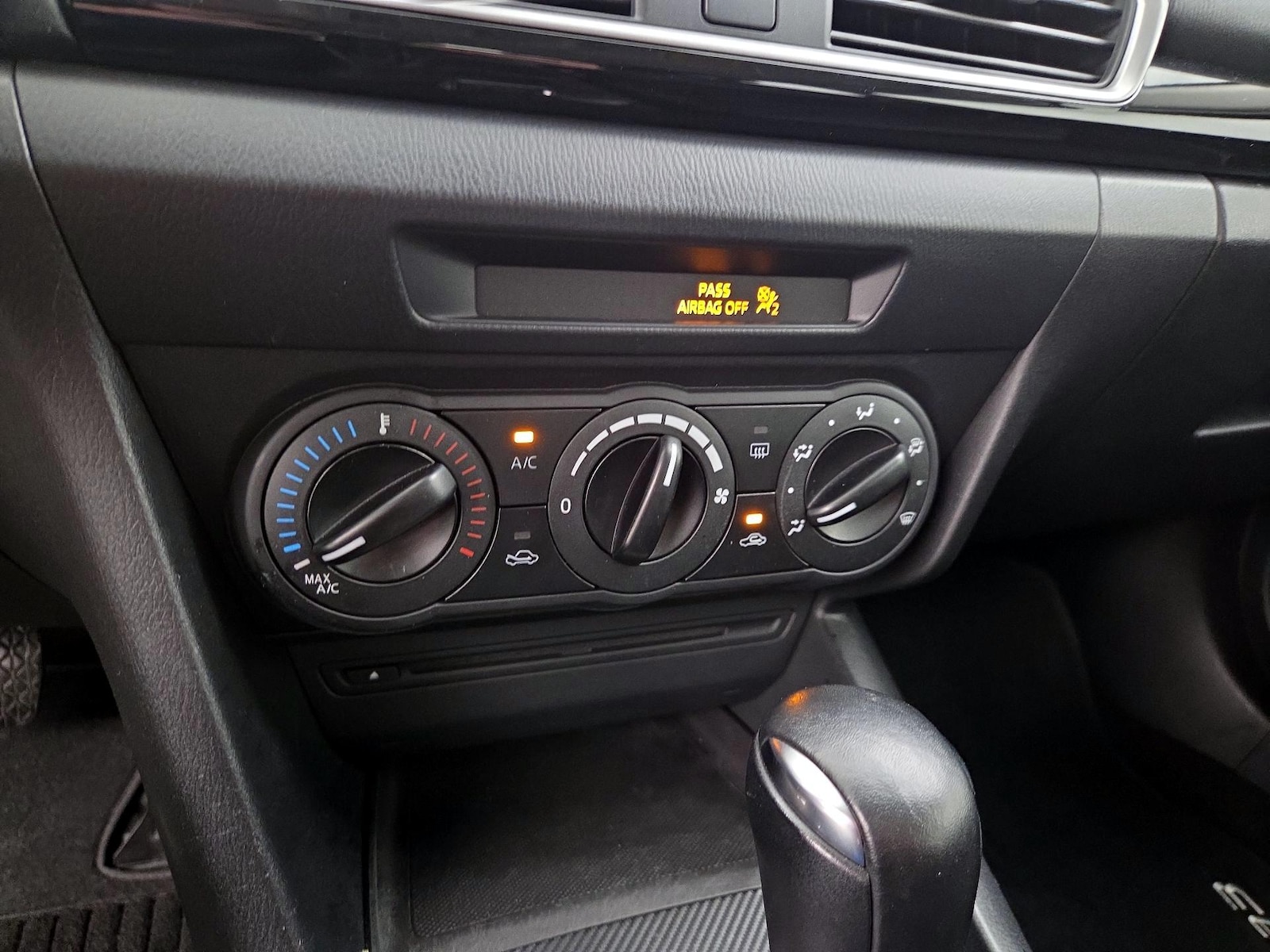 2014 Mazda MAZDA3 i Sport - Photo 16