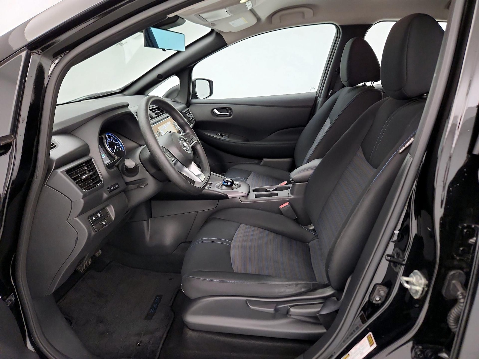 2022 Nissan LEAF S - Photo 12