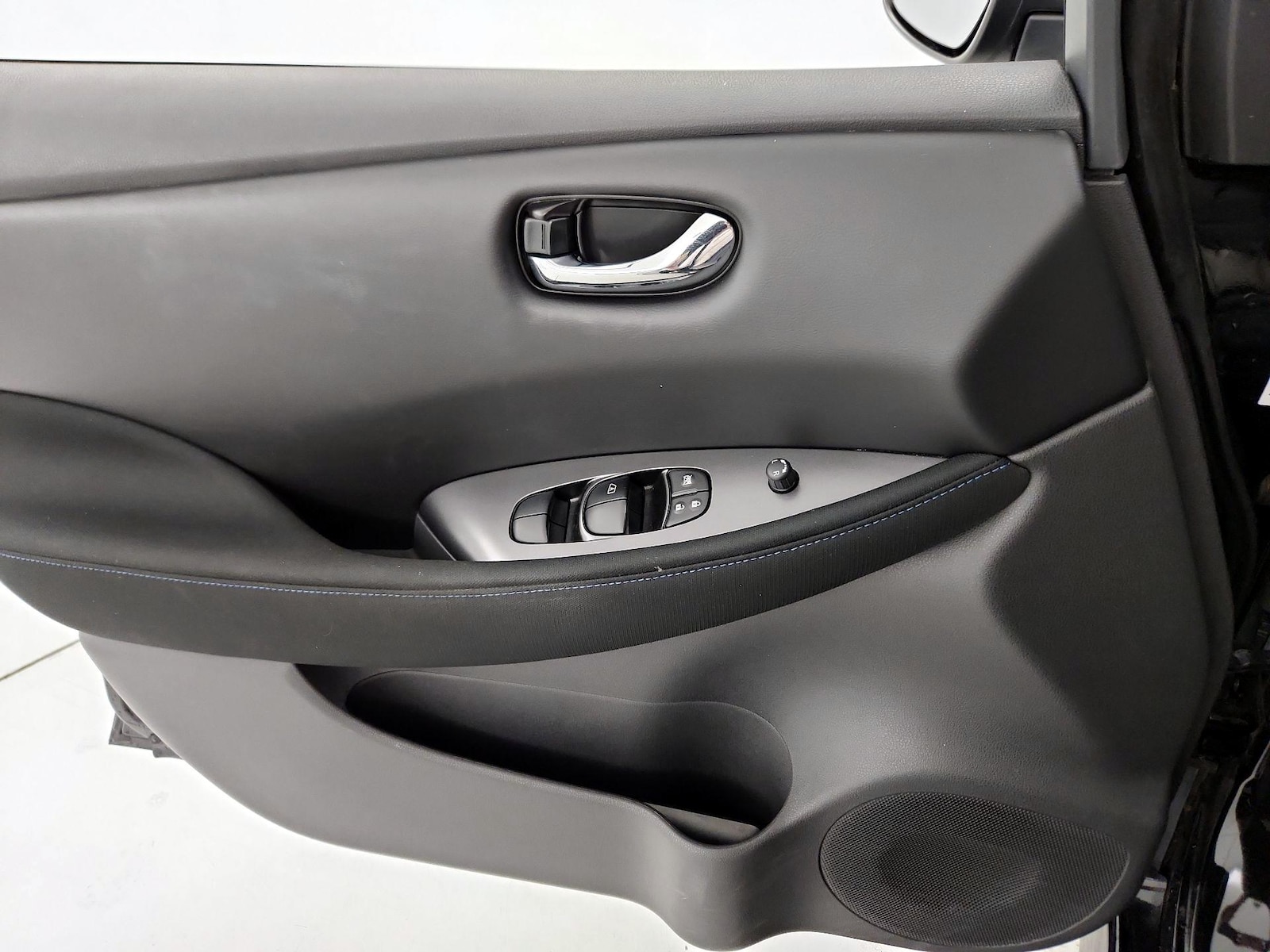 2022 Nissan LEAF S - Photo 13