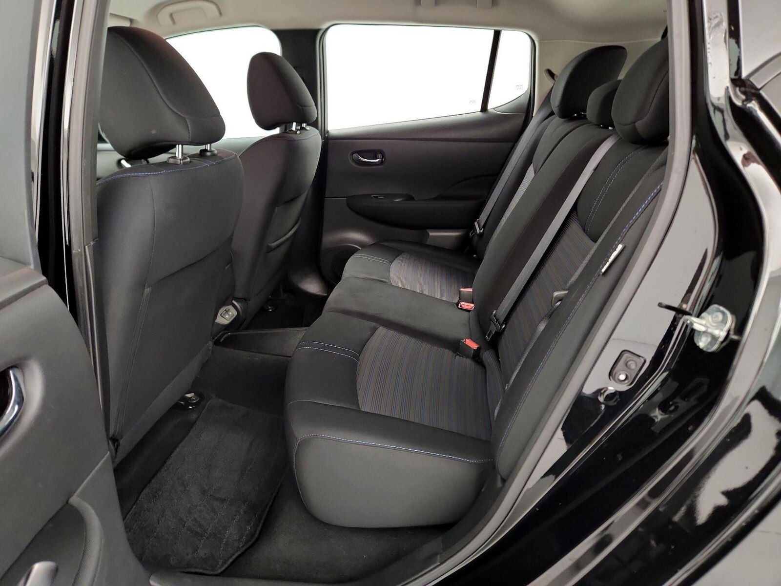 2022 Nissan LEAF S - Photo 20