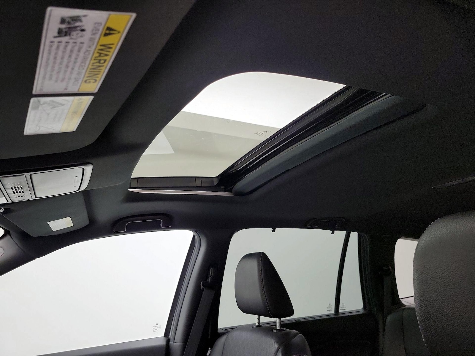 Sunroof(s) & Overhead Airbags