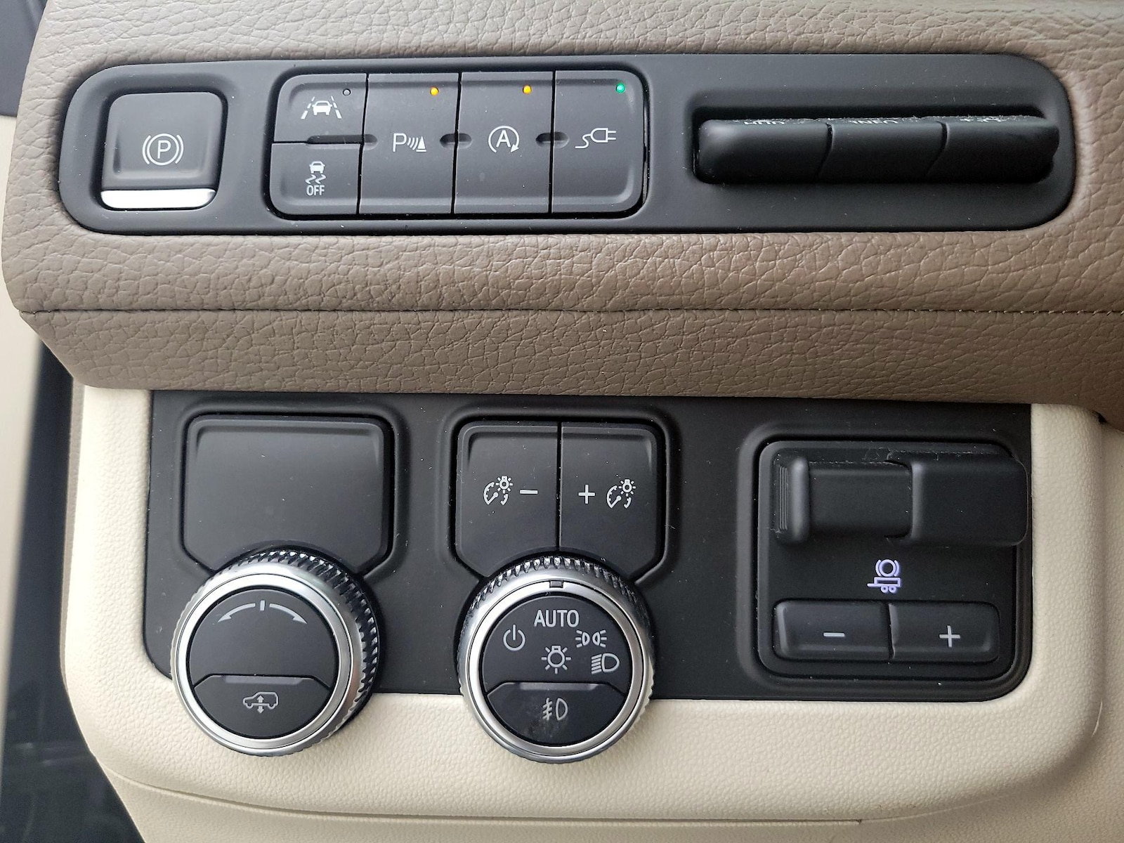 2021 GMC Yukon XL Denali - Photo 14