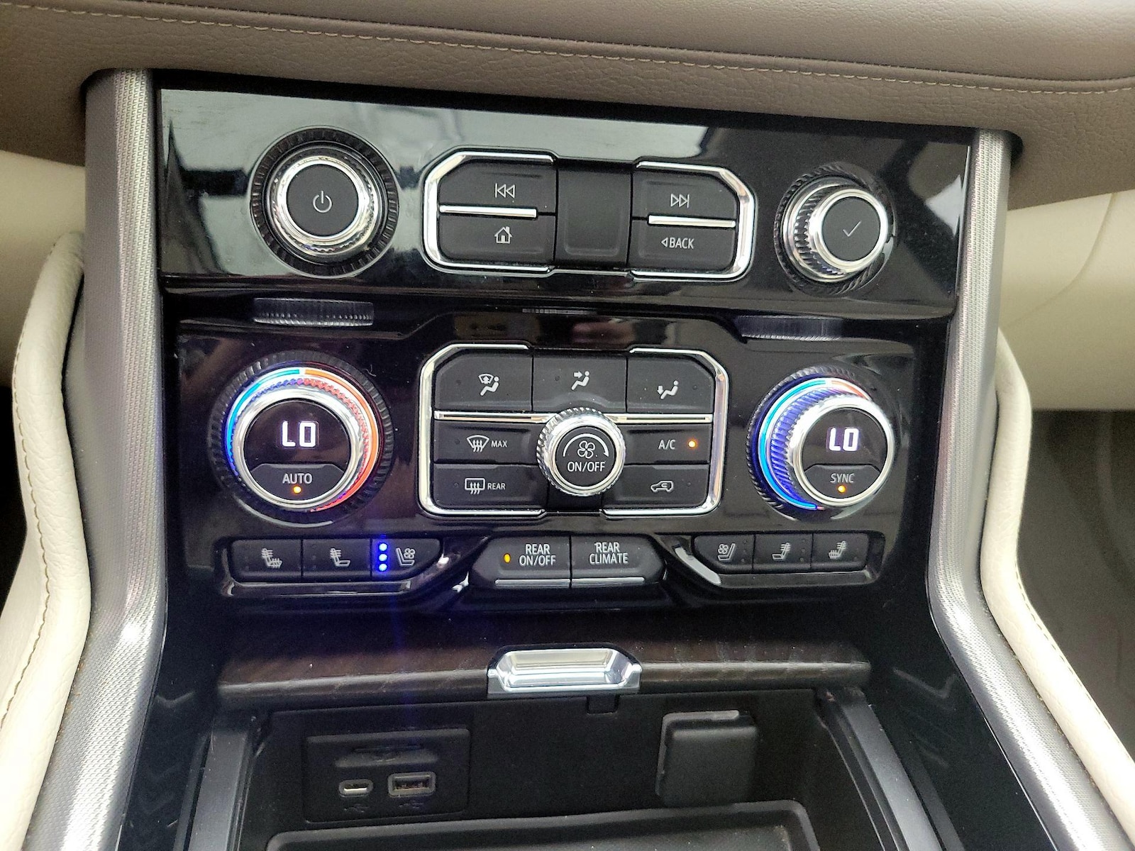 2021 GMC Yukon XL Denali - Photo 18