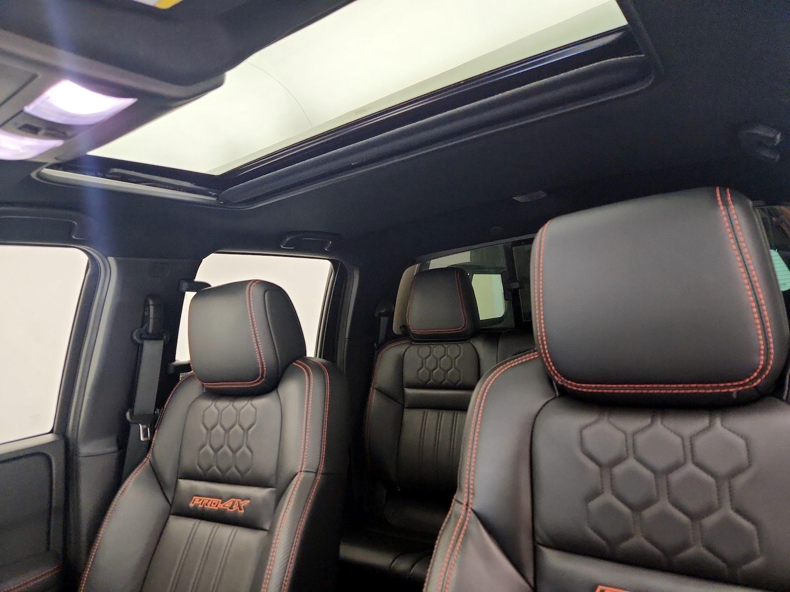 Sunroof(s) & Overhead Airbags