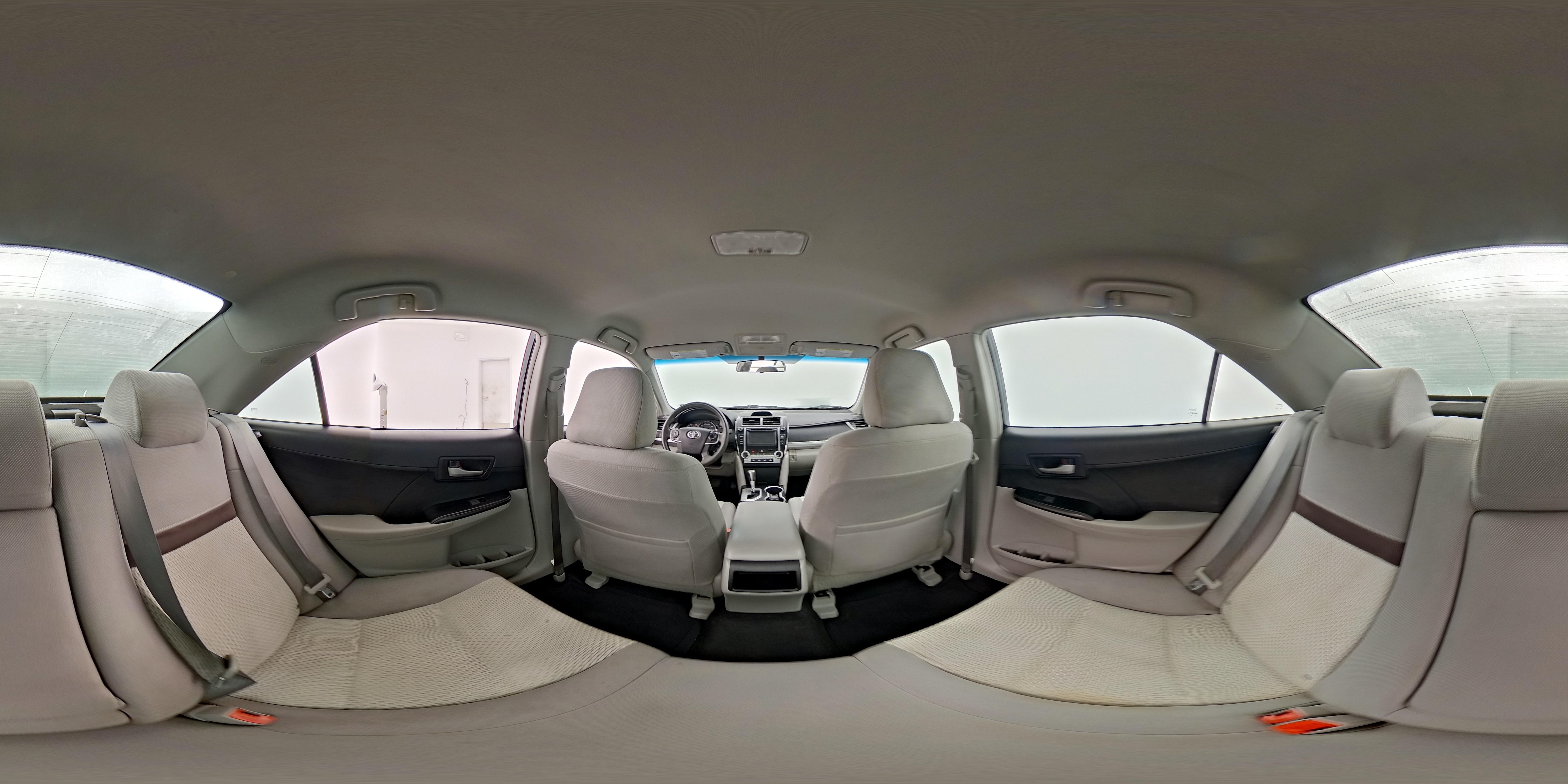 2014 Toyota Camry LE - Photo 25