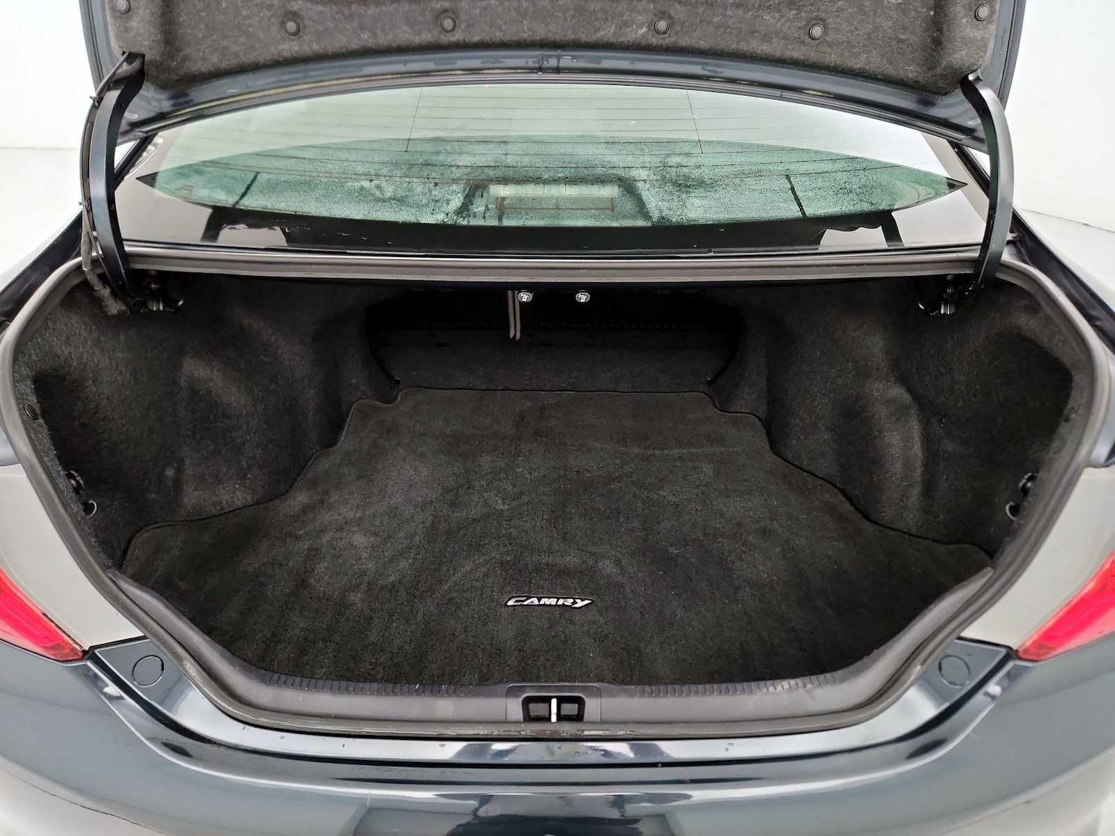 2014 Toyota Camry LE - Photo 21