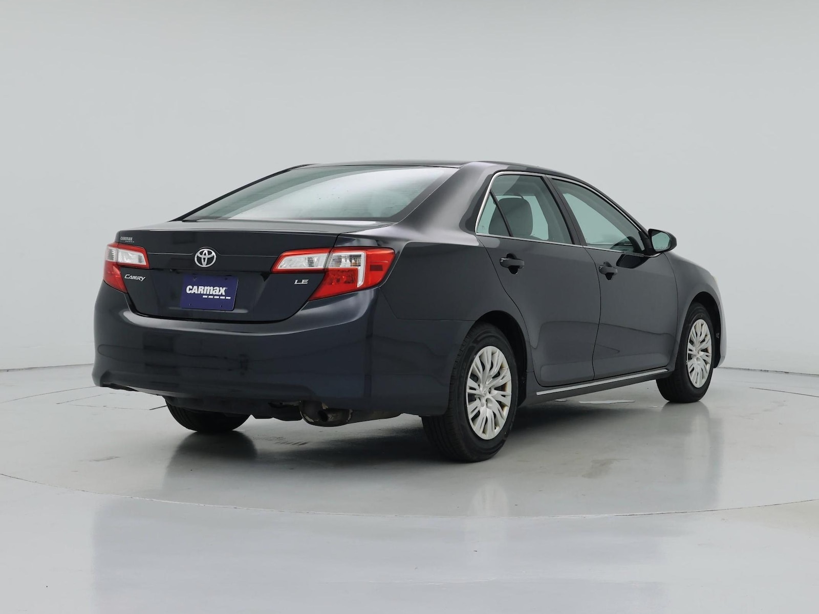 2014 Toyota Camry LE - Photo 9