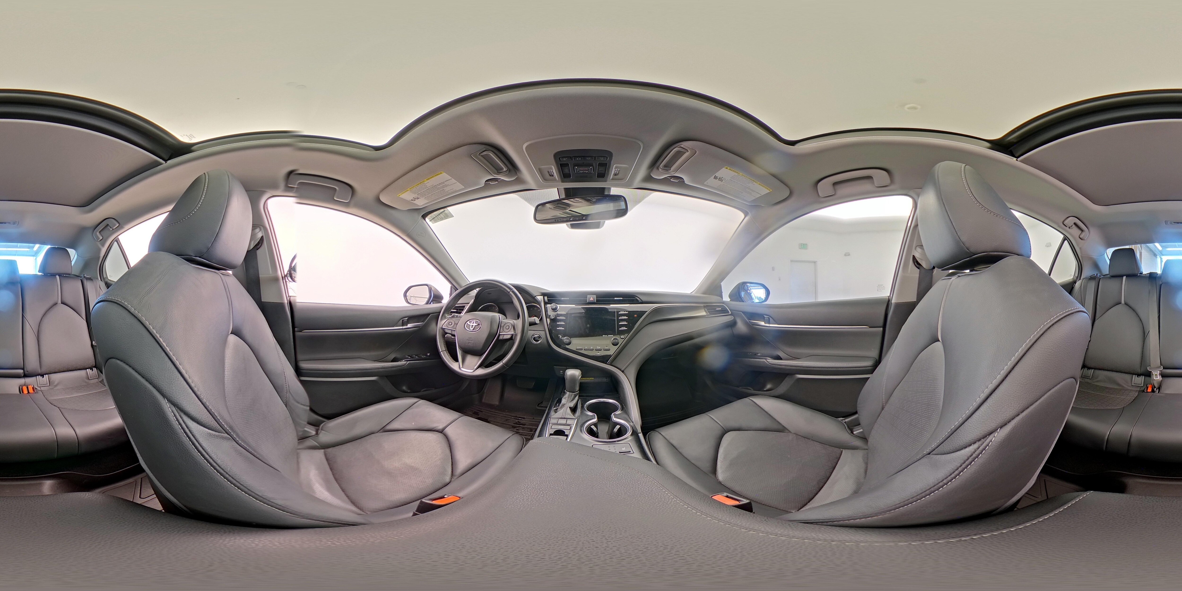 2019 Toyota Camry XSE - Photo 24