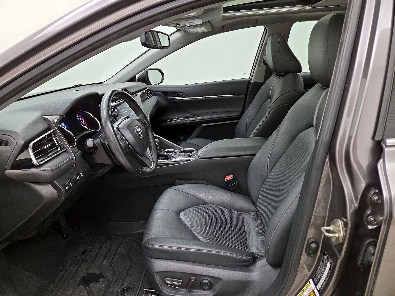 2019 Toyota Camry XSE - Photo 12