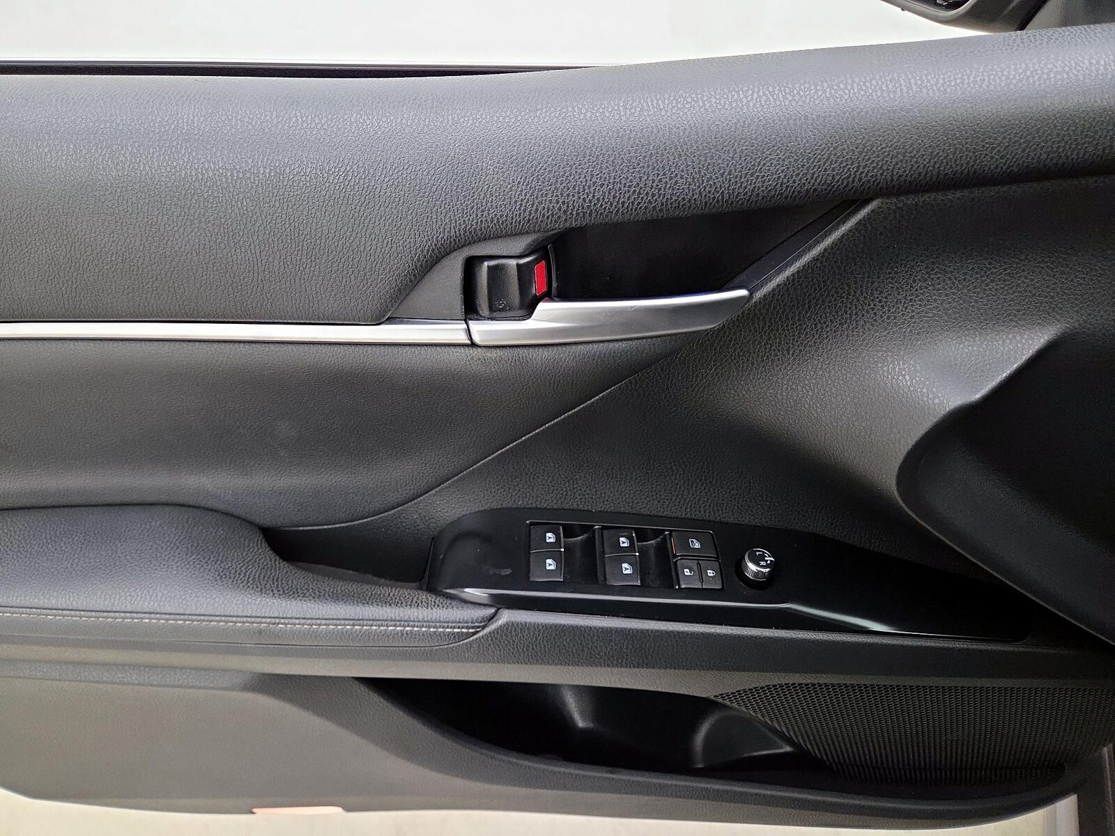 2019 Toyota Camry XSE - Photo 13