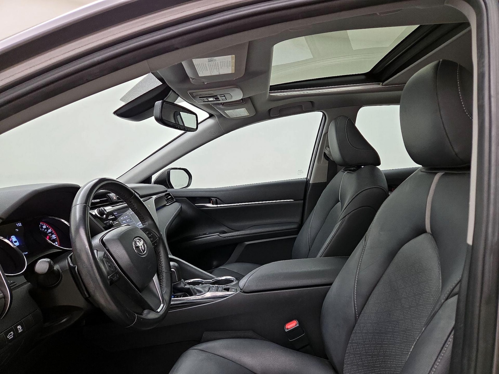 2019 Toyota Camry XSE - Photo 19